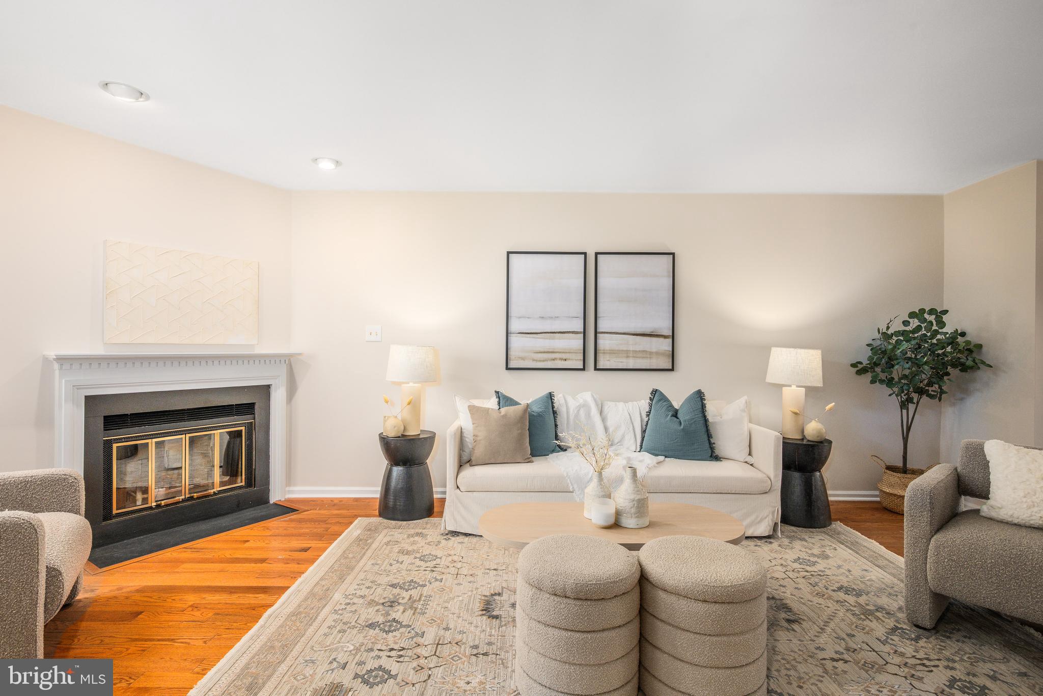 SILVER SPRING CNTRY CLUB - Residential