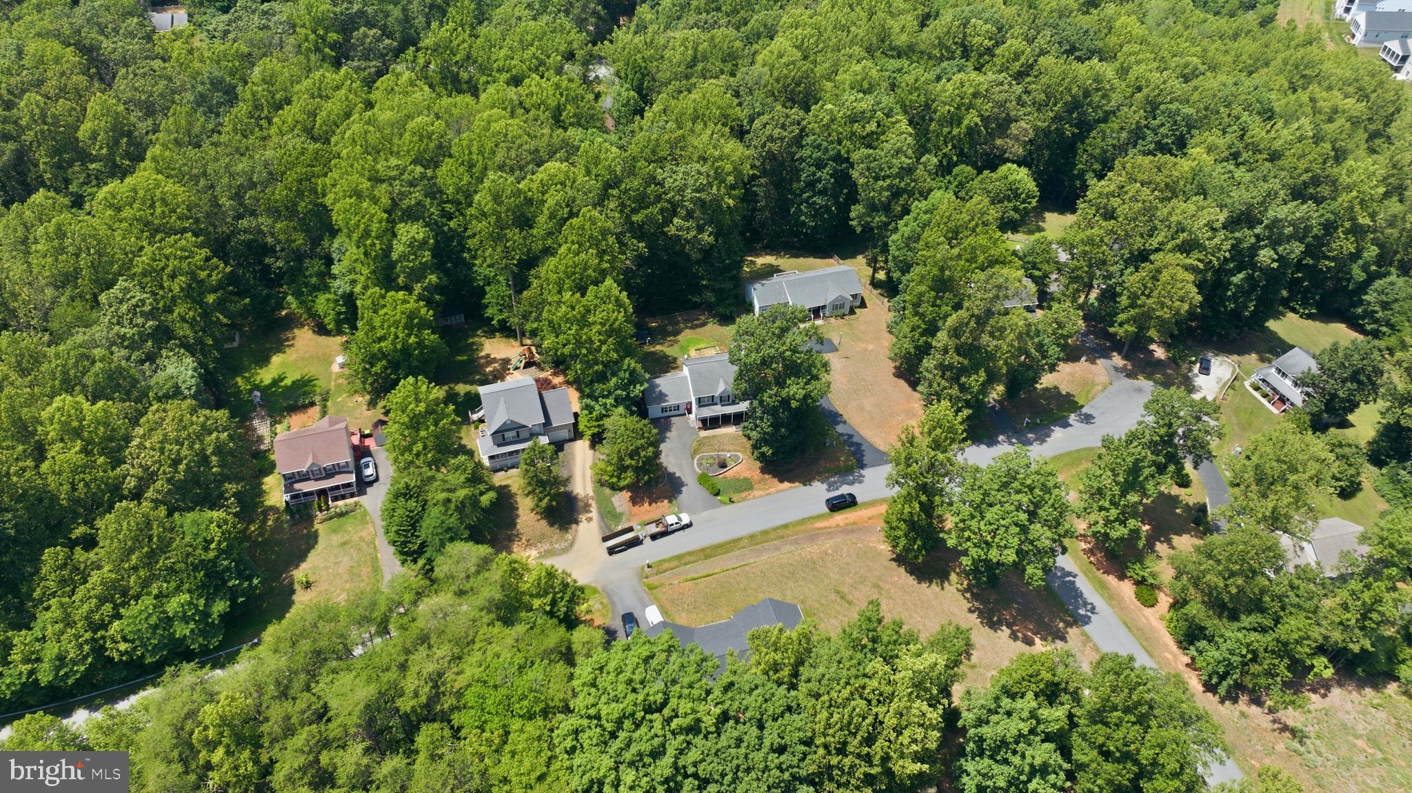 DEER LAKE ESTATES - Residential