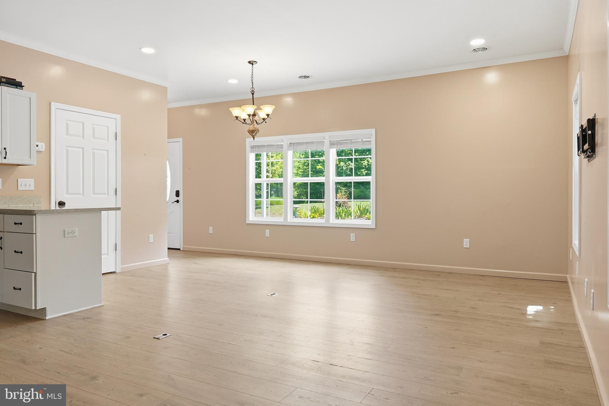 DEER LAKE ESTATES - Residential