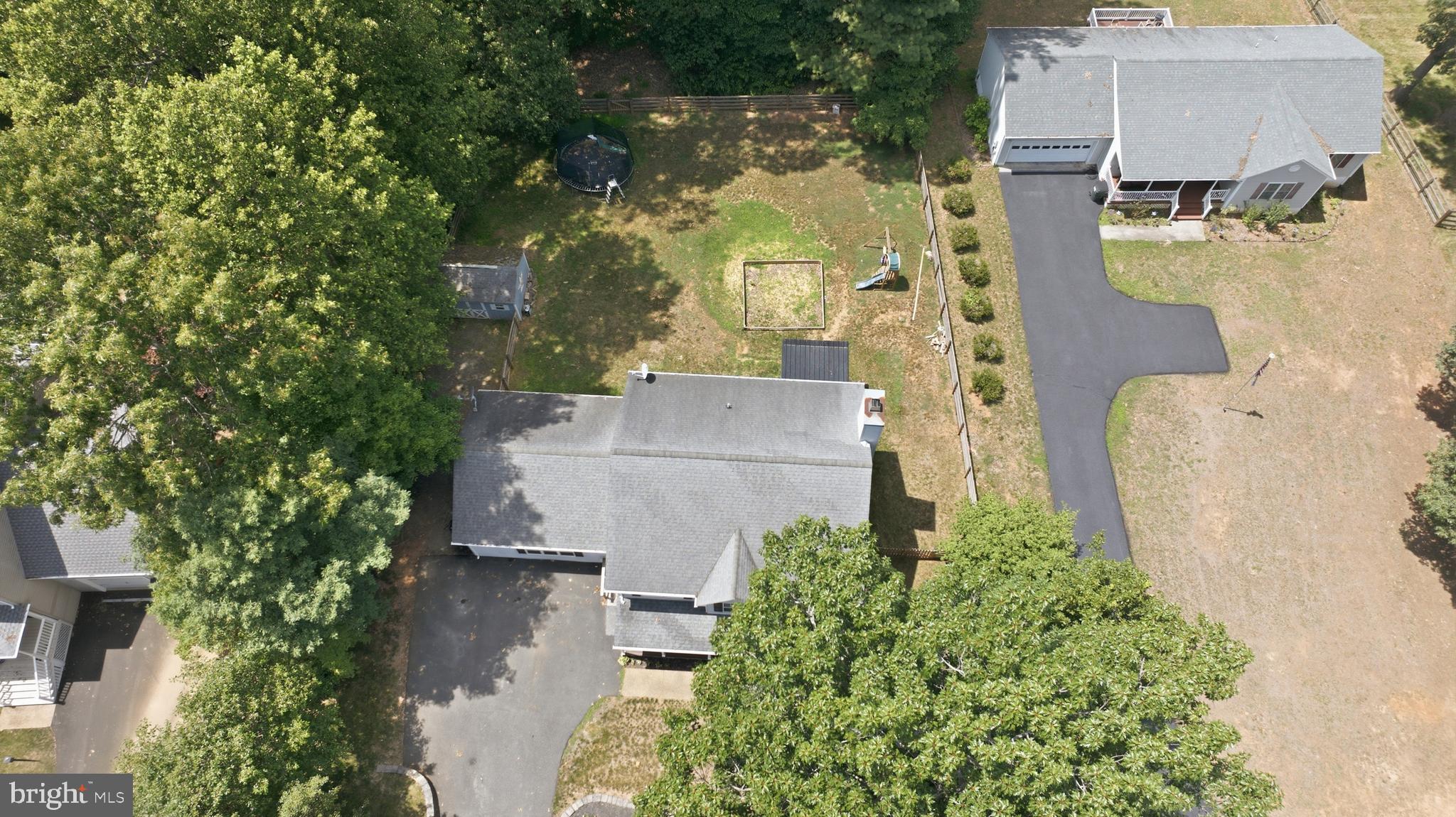DEER LAKE ESTATES - Residential