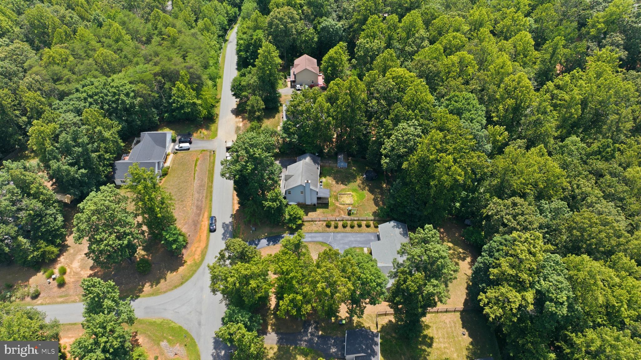 DEER LAKE ESTATES - Residential