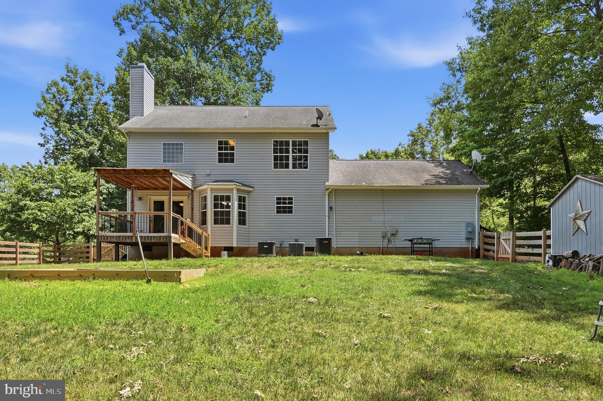 DEER LAKE ESTATES - Residential