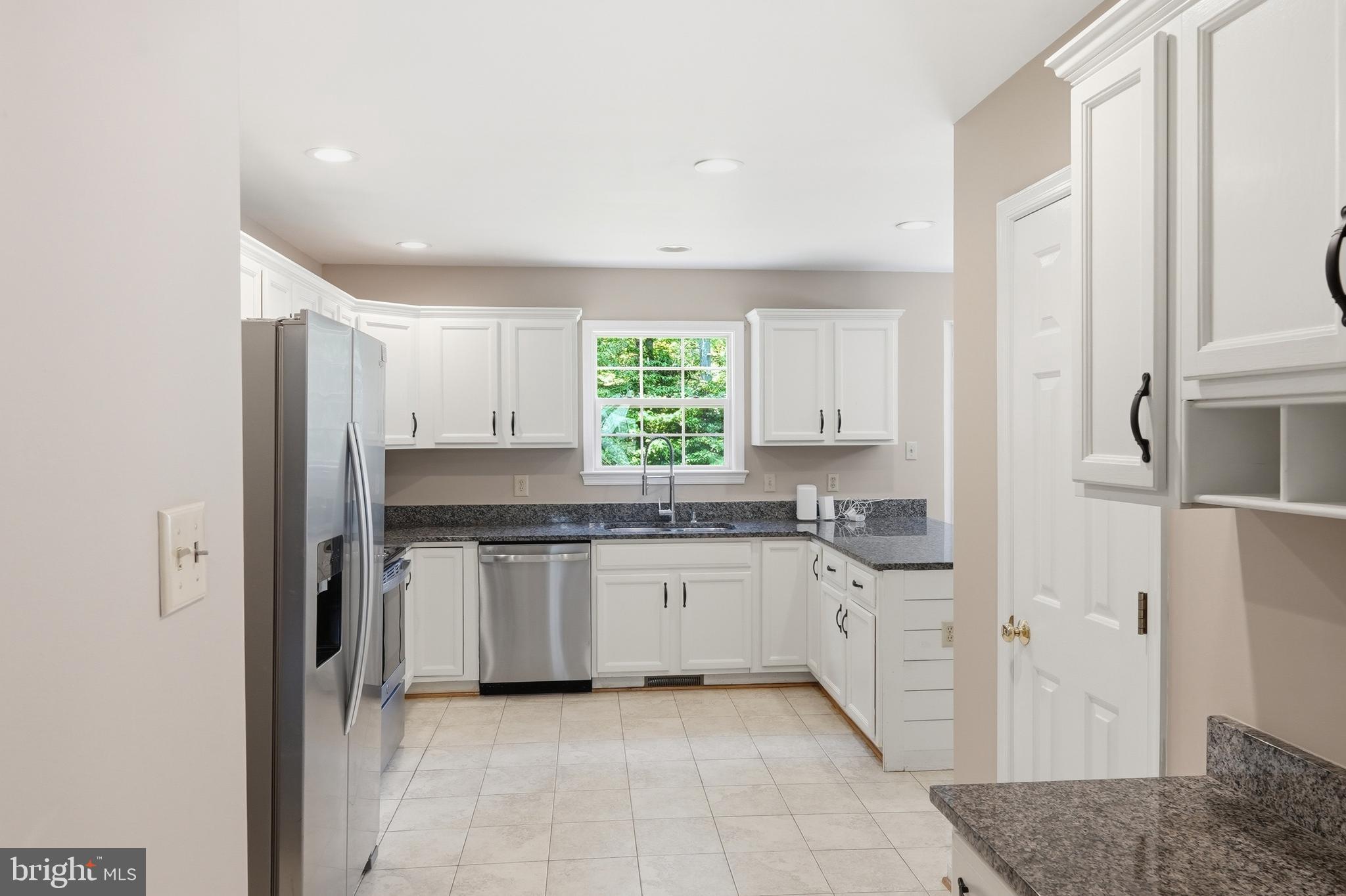 DEER LAKE ESTATES - Residential