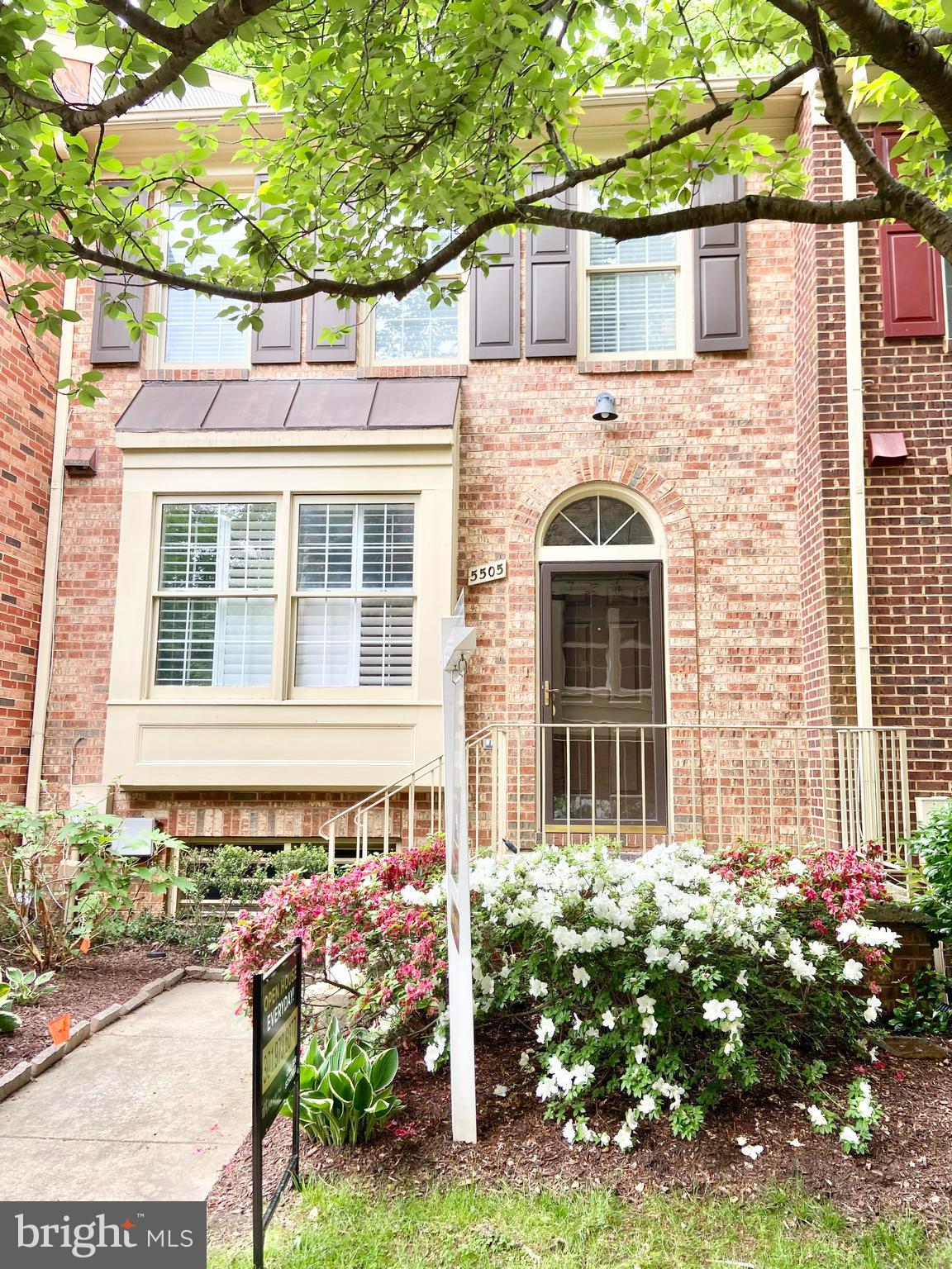 GROSVENOR PARK TOWNHOME CONDOMINIUMS - Residential Lease