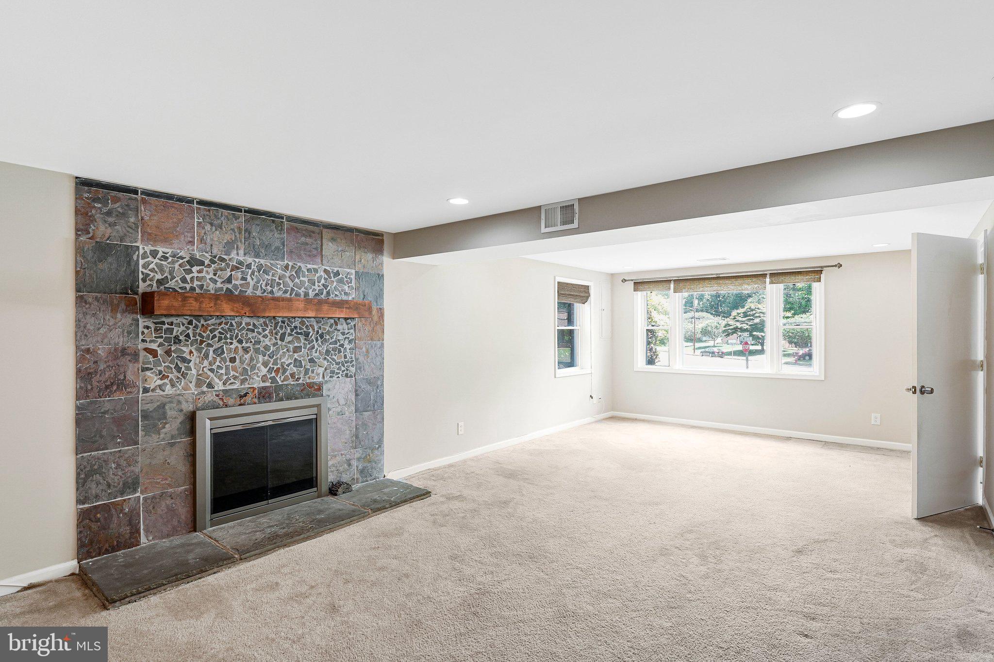 NORTH SPRINGFIELD - Residential
