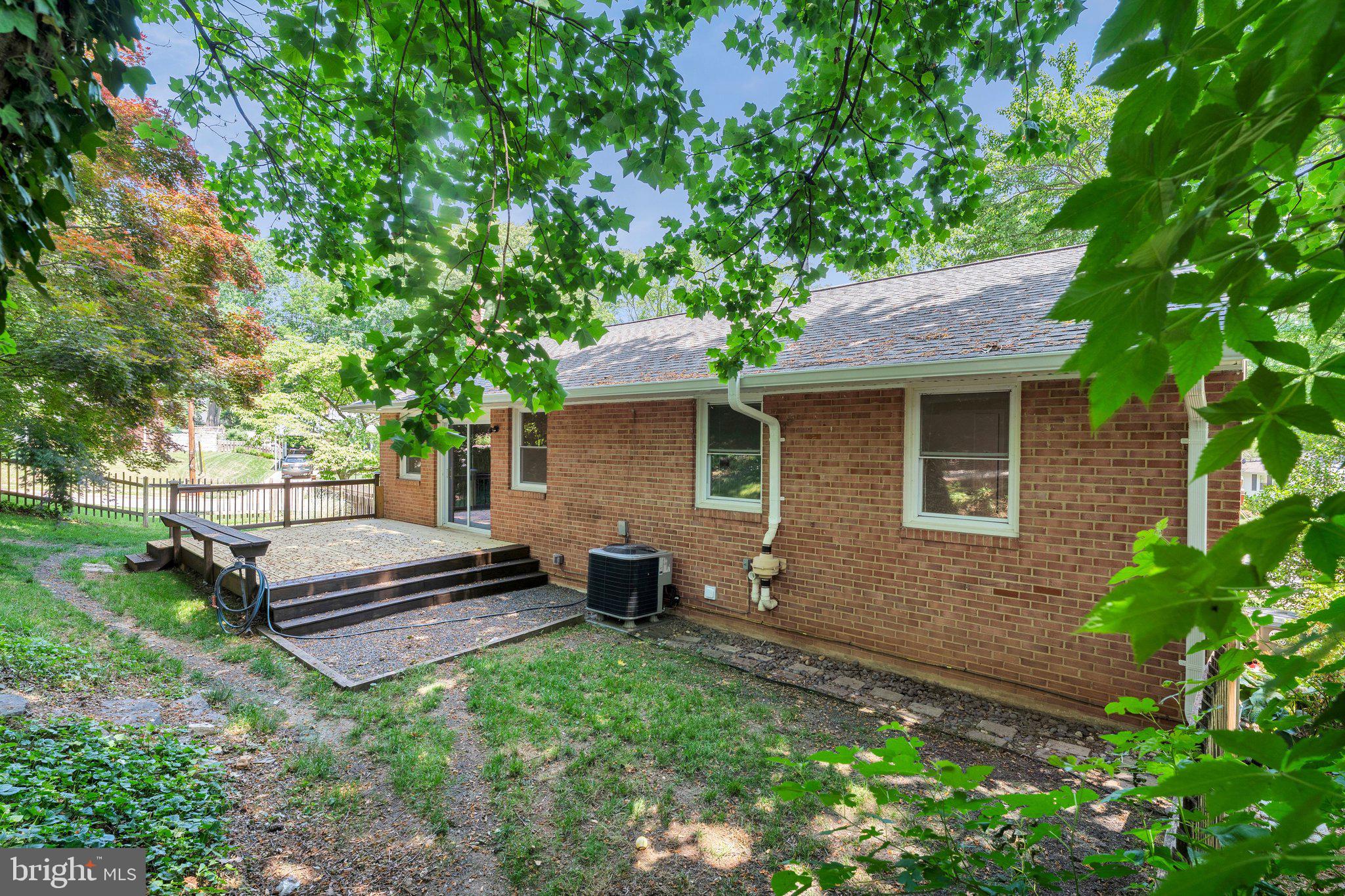 NORTH SPRINGFIELD - Residential