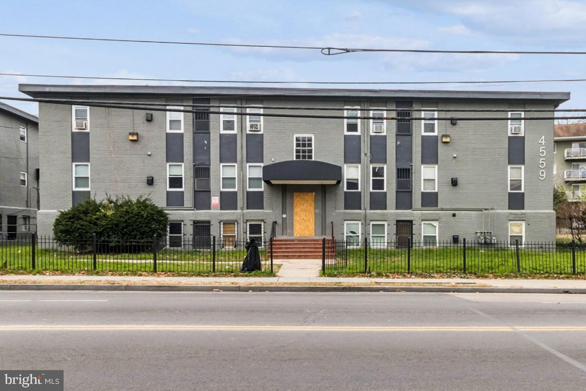 FORT DUPONT PARK - Commercial Sale