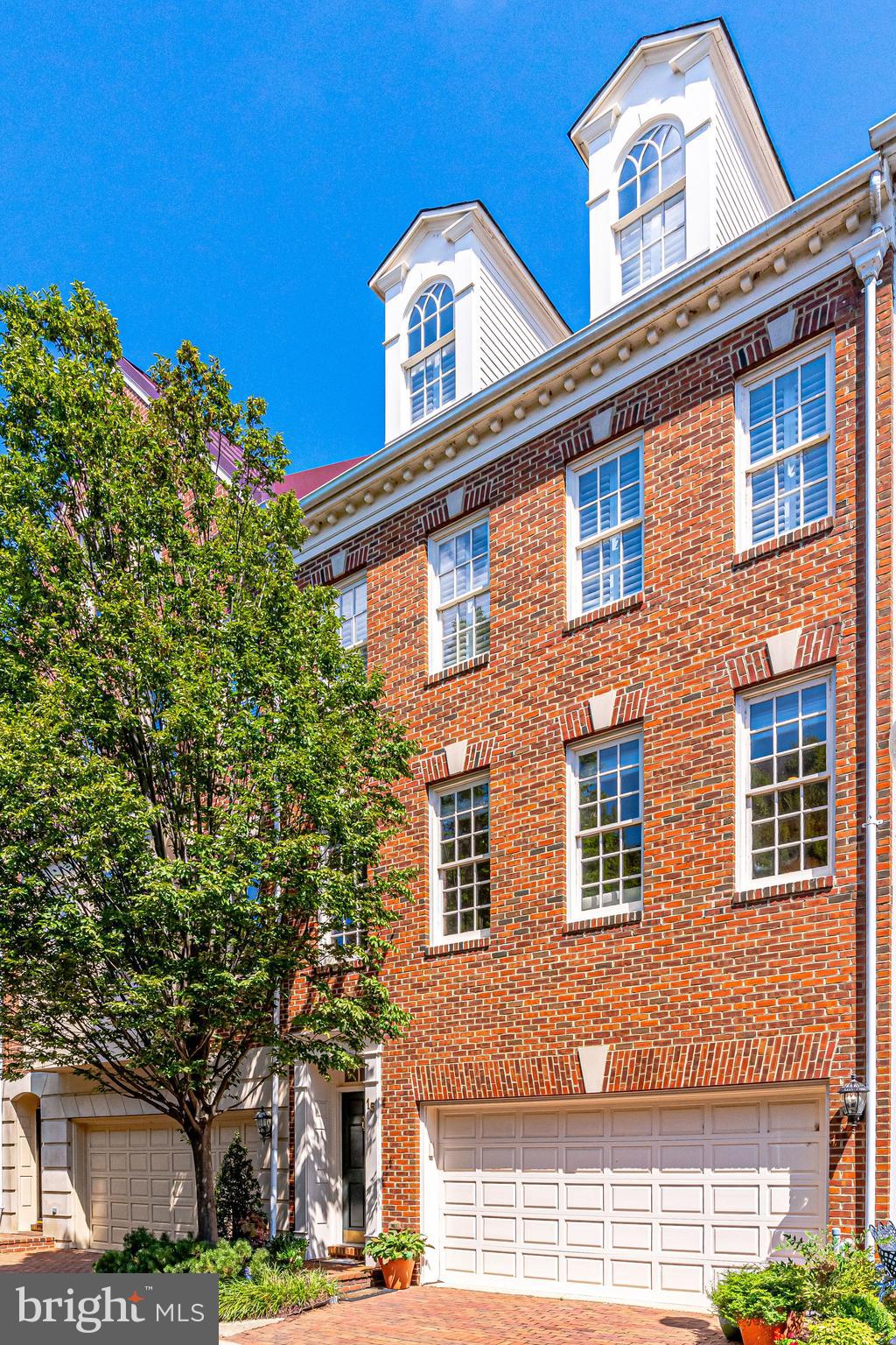 Absolutely stunning water and park views from this move-in ready town home in sought after Fords Landing. Renovated kitchen, hardwood floors throughout, 3 fireplaces, bedroom level laundry, custom built-ins, large 2-car garage, two balconies and brick patio with gate access to the park and river. Natural light and scenic Potomac river views from the kitchen and master bedroom. Ideally located just blocks from King Street, steps to the Mt. Vernon Trail and a short commute to Amazon HQ2 and DC.