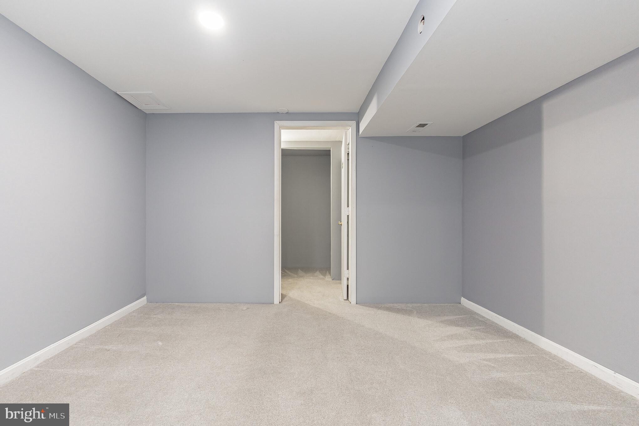 BROOKEFIELD - Residential Lease