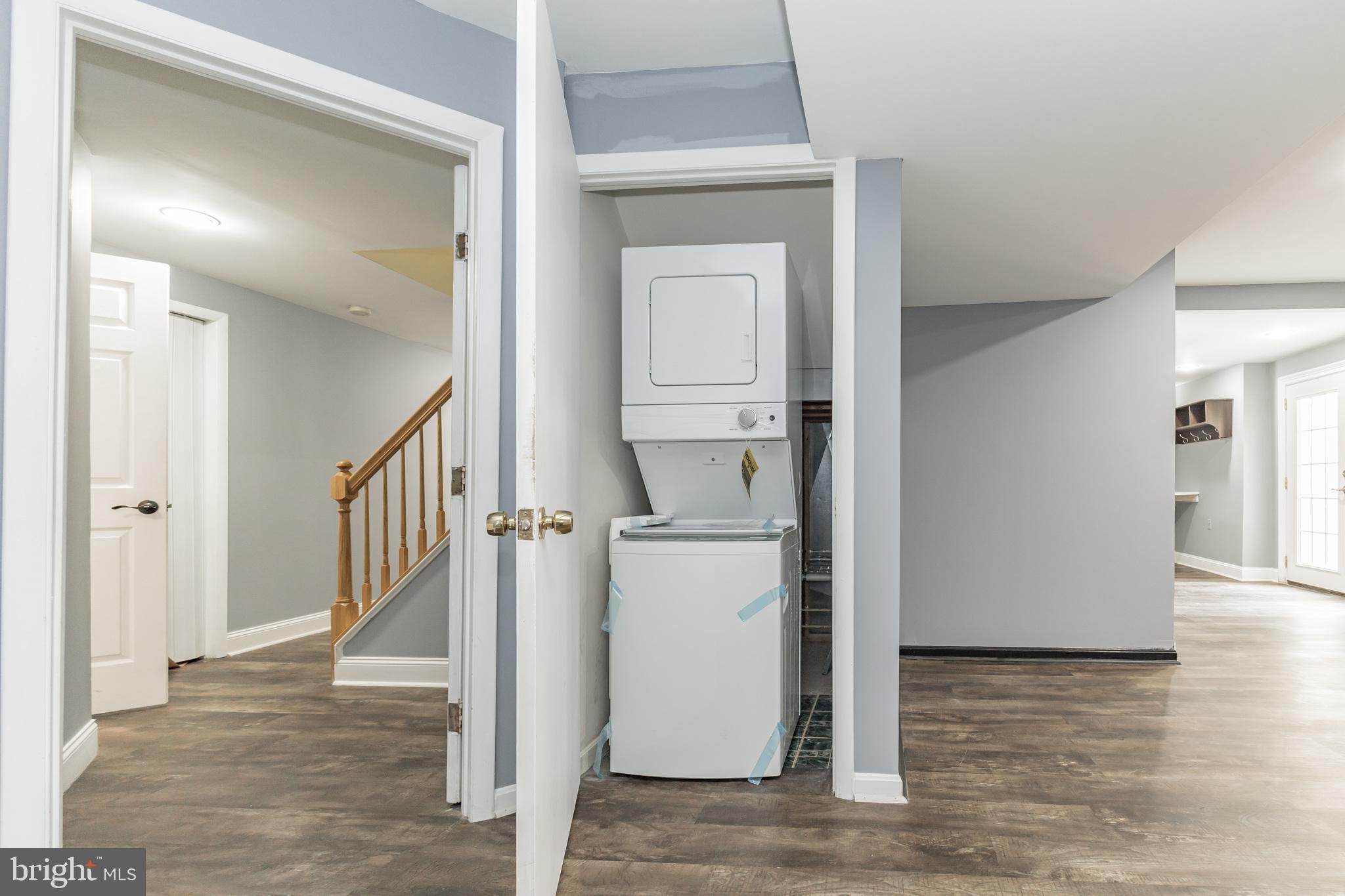 BROOKEFIELD - Residential Lease