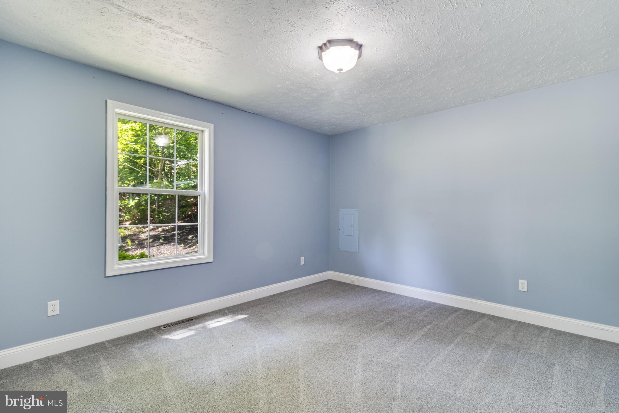 SUMMITT HILL - Residential