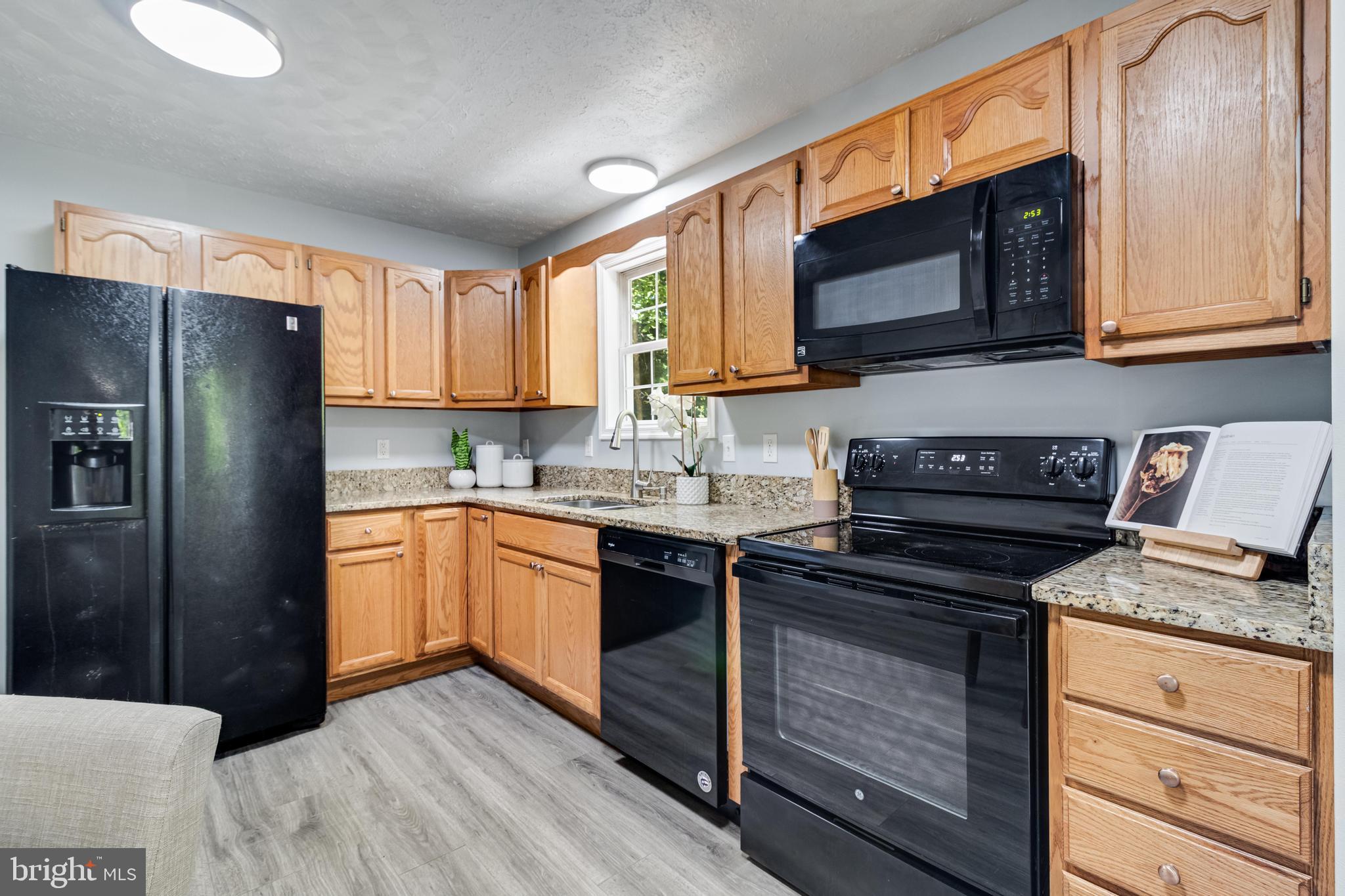 SUMMITT HILL - Residential