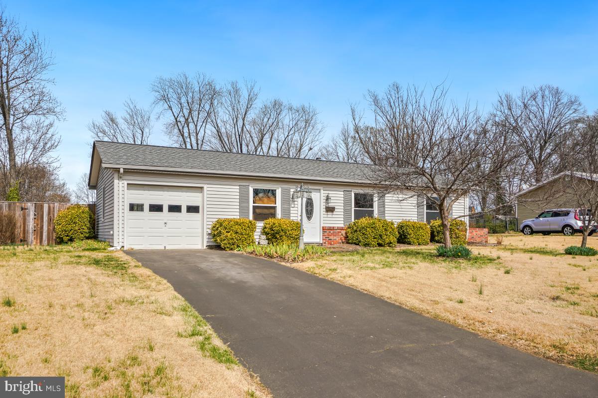 *** 3BR/1BA UPDATED RAMBLER *** LOCATED ON OVERSIZED CORNER LOT THIS RAMBLER FEATURES ONE-CAR GARAGE;  KITCHEN W/NEW STAINLESS APPLIANCES; GRANITE COUNTERTOPS; MAPLE CABINETS AND TILE BACKSPLASH; TOTALLY UPDATED BATHROOM; LIVING ROOM/DINING AREA W/TILE FLOORING; LARGE FAMILY ROOM W/TILE FLOORING AND GAS FIREPLACE OFF OF KITCHEN; BACK PATIO FEATURES STONE FIREPLACE IS PERFECT FOR ENTERTAINING FRIENDS AND FAMILY; PARTIALLY FENCED IN REAR YARD W/STORAGE SHED. IRIS BULBS IN FRONT DO NOT CONVEY.  OWNER MAY REQUIRE RENT BACK TO FIND HOME OF CHOICE. PLEASE MAKE APPOINTMENTS ONLINE WHEN THIS PROPERTY GOES LIVE,  TO ALLOW PETS IN PREMISES TO BE SECURED.