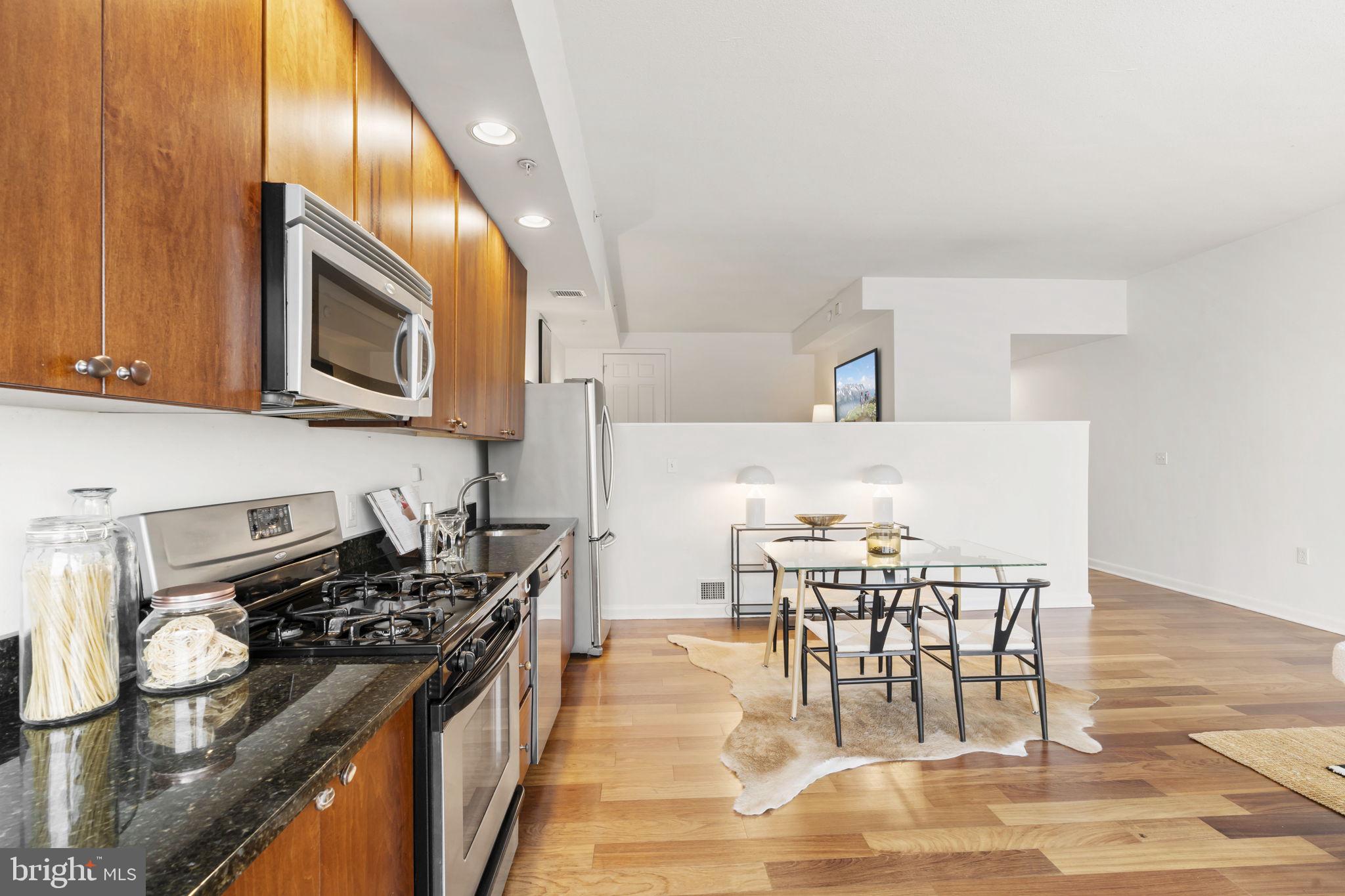 SOCIETY HILL - Residential