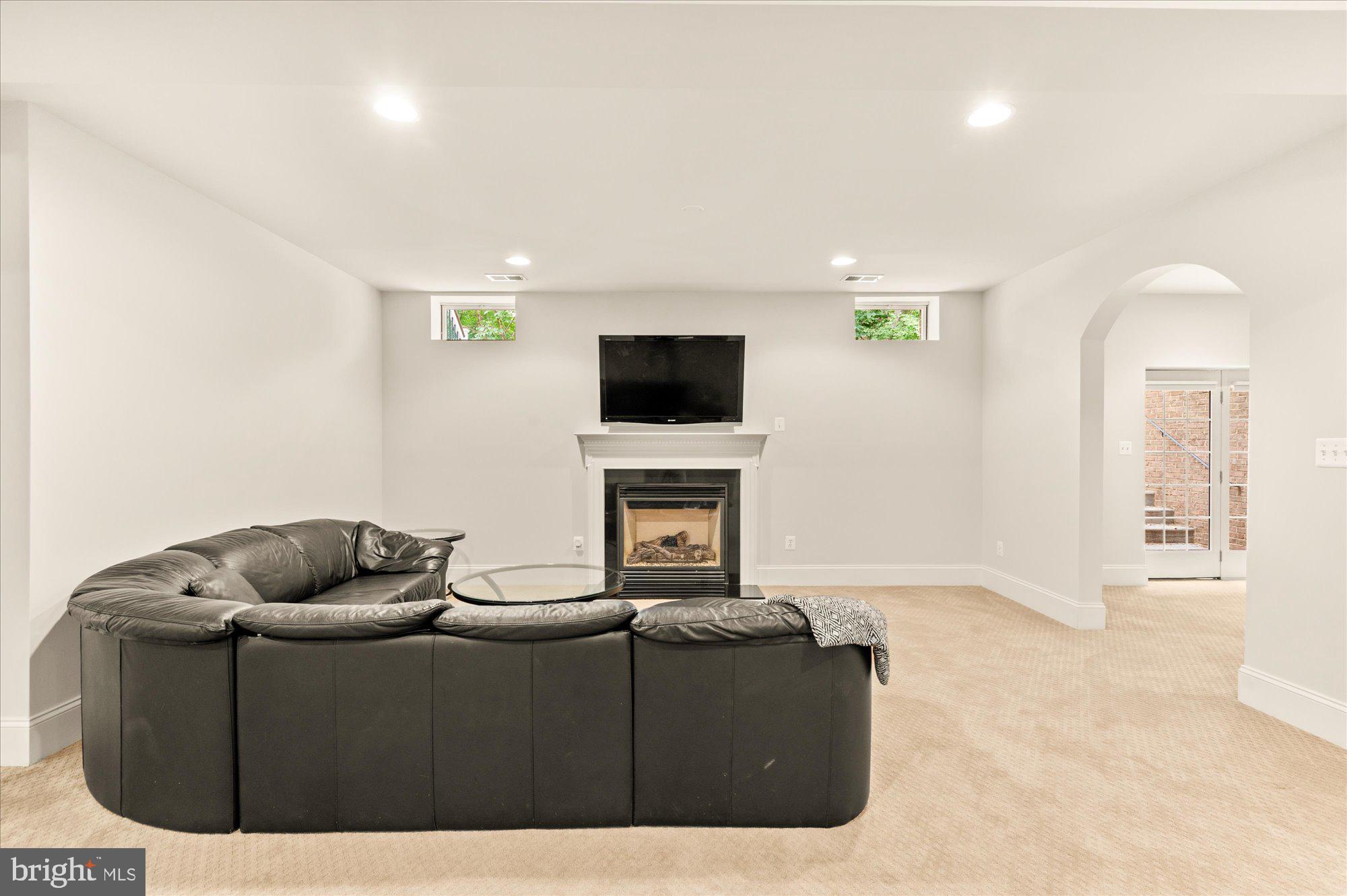 BELMONT COUNTRY CLUB - Residential