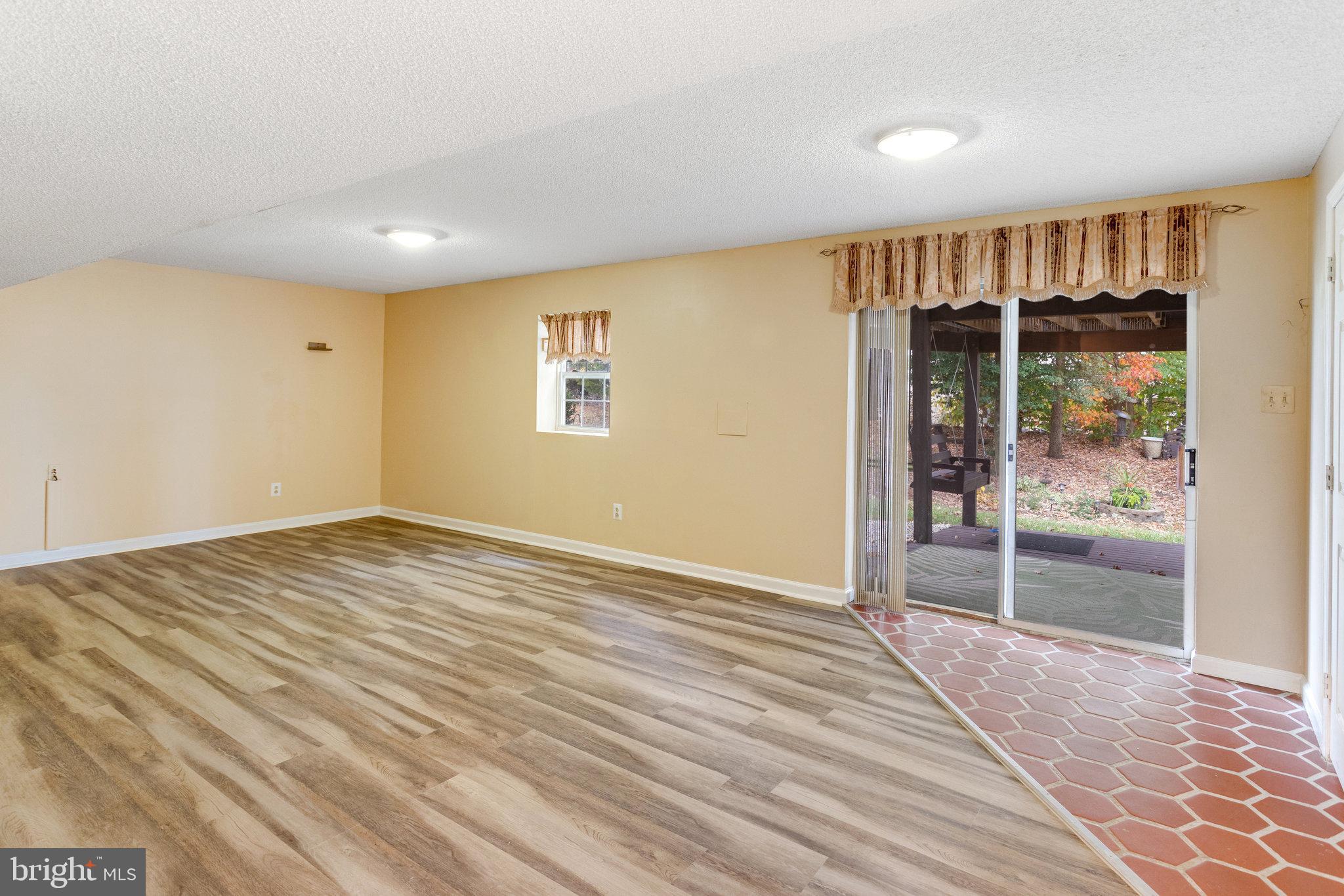 CARDINAL RIDGE - Residential Lease