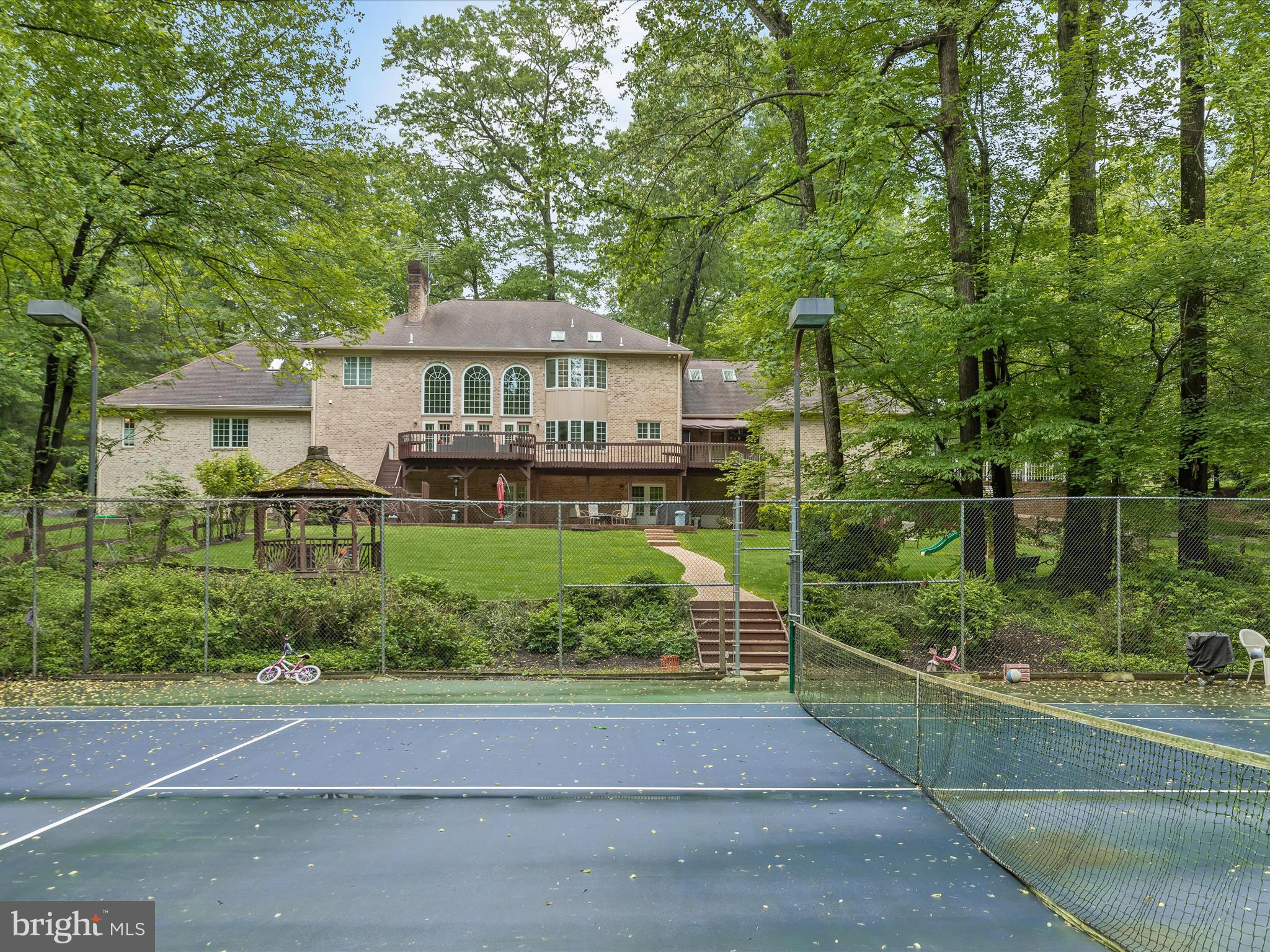 THE HILL FARM - Residential