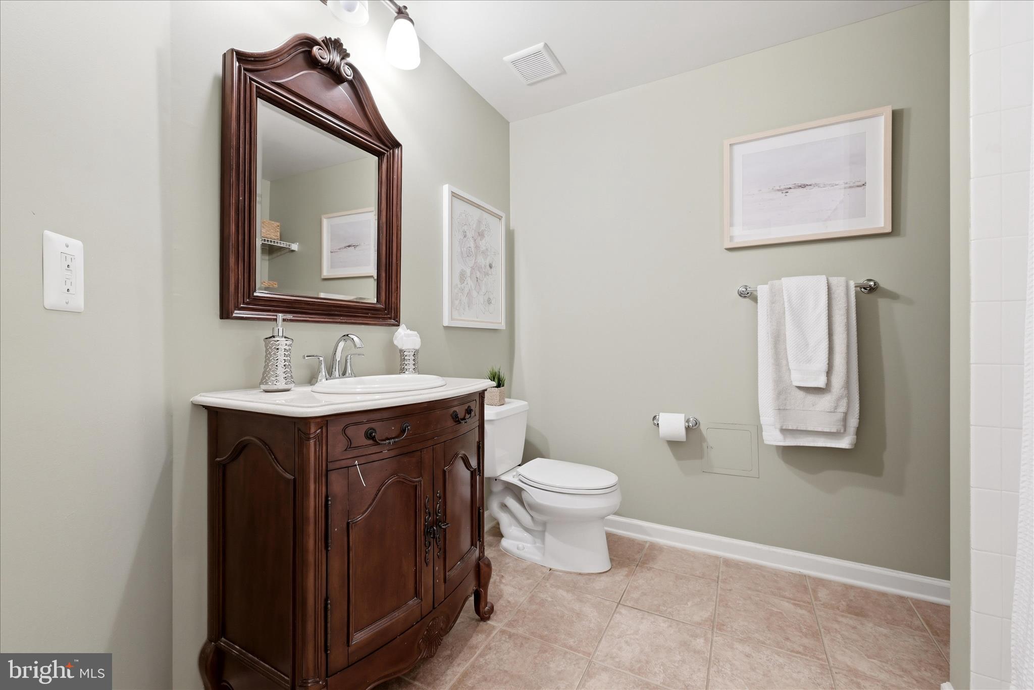 LOUDOUN VALLEY ESTATES - Residential