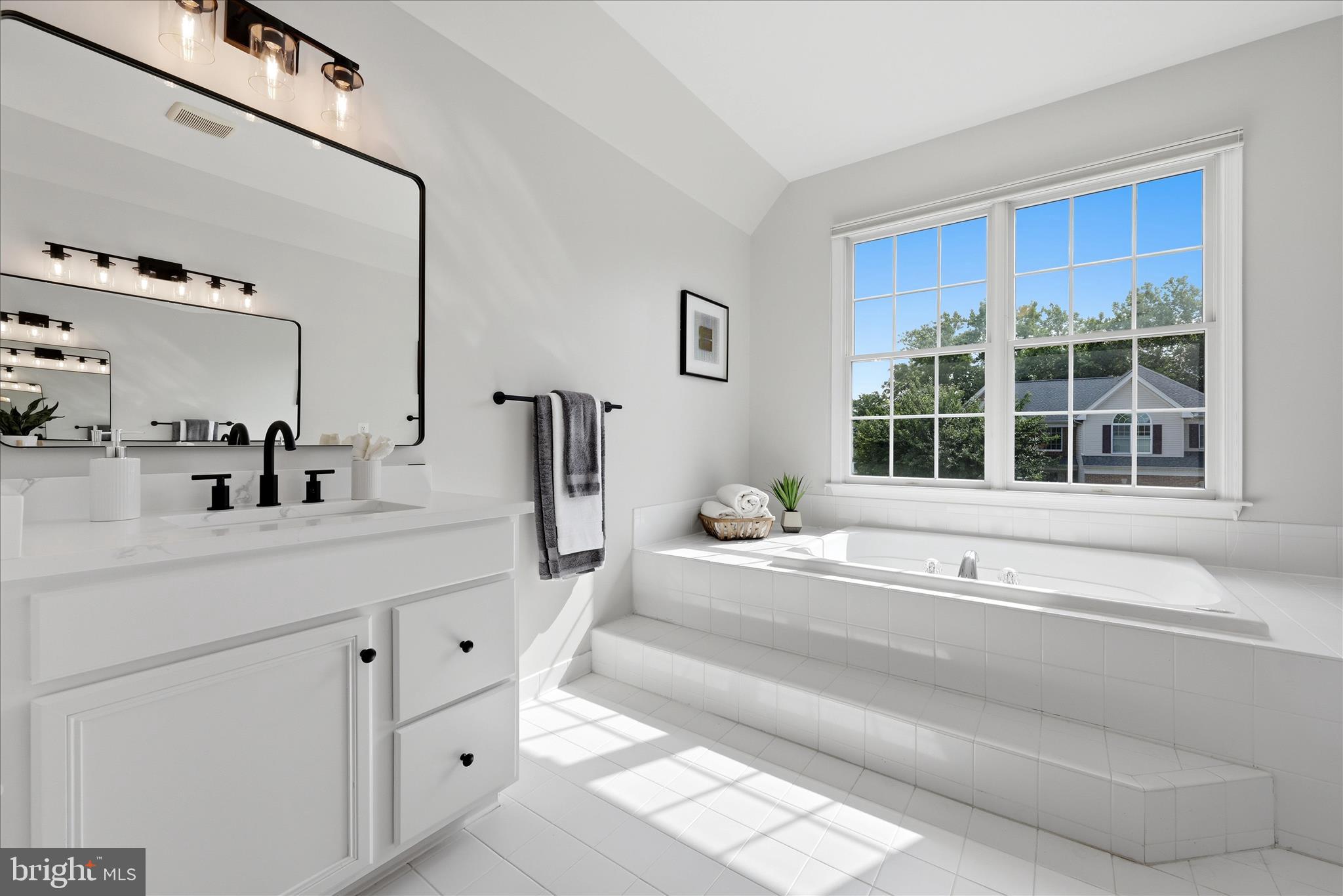 LOUDOUN VALLEY ESTATES - Residential