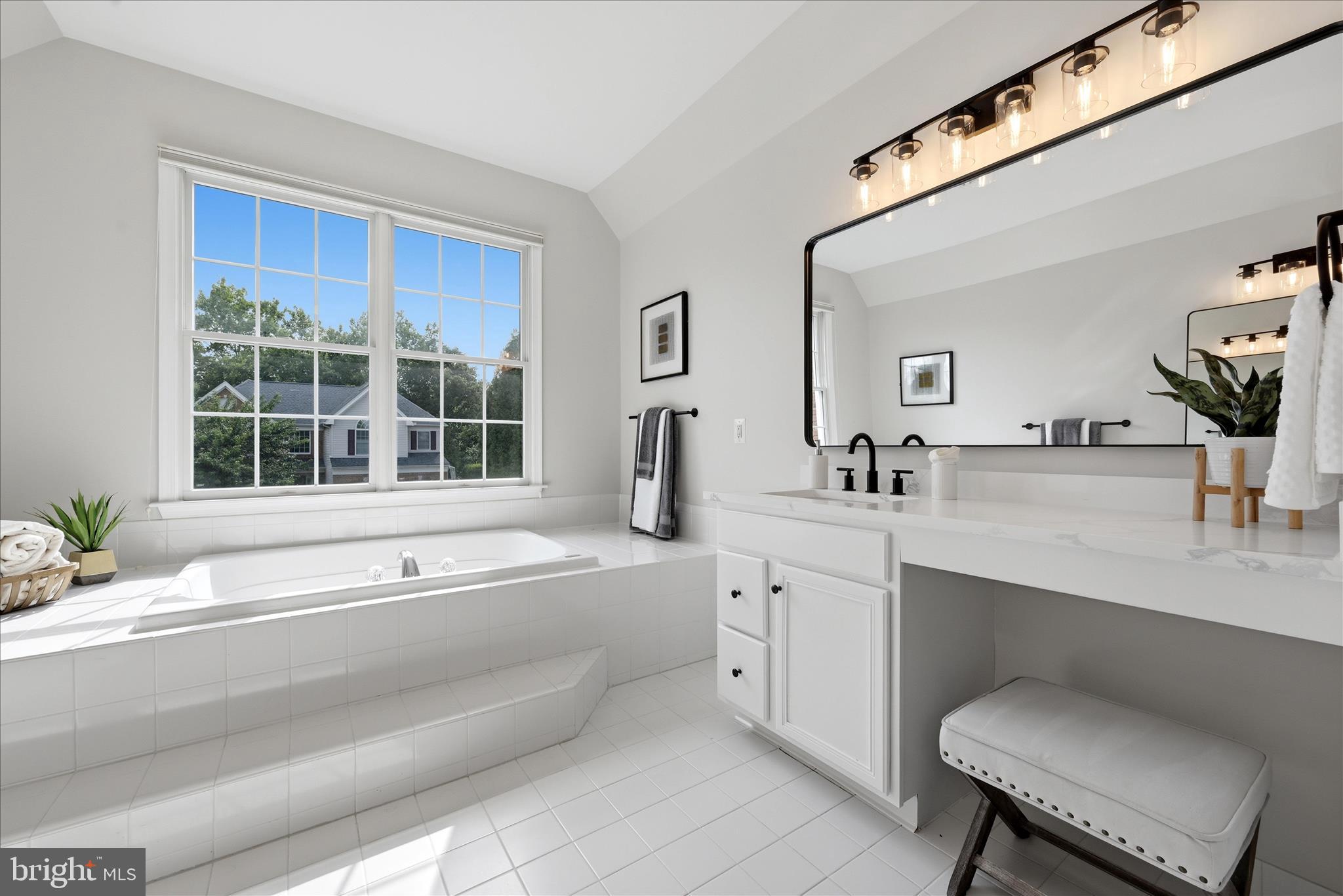 LOUDOUN VALLEY ESTATES - Residential