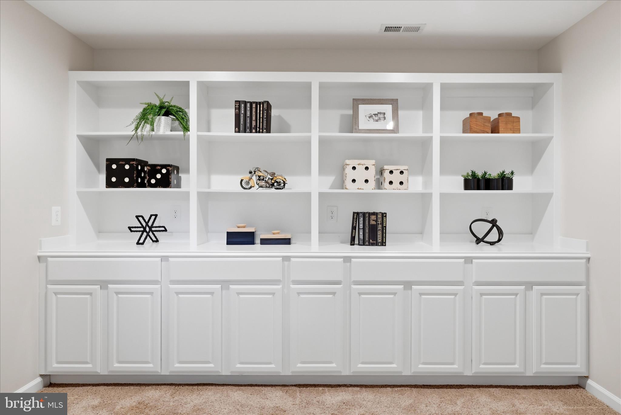 LOUDOUN VALLEY ESTATES - Residential