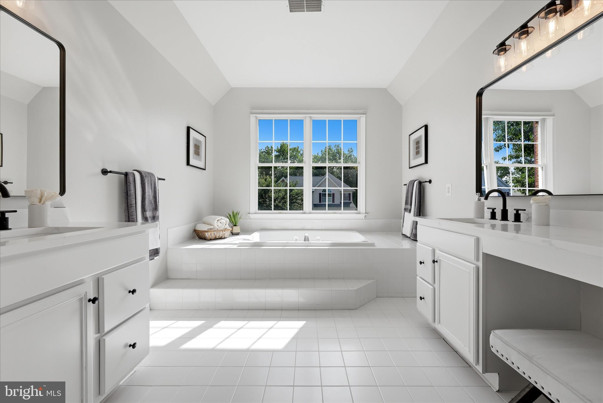LOUDOUN VALLEY ESTATES - Residential