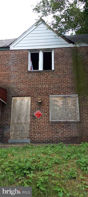 Property is in need of rehab.  Great buy and hold or flip!  Buyer to verify all information