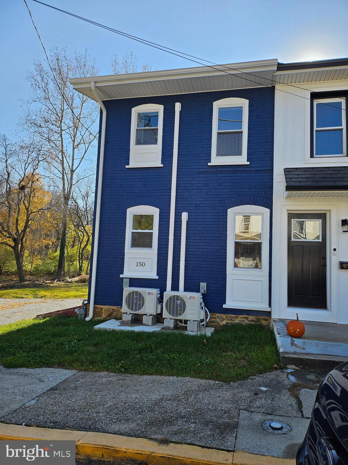 Looking for a cozy, modern efficiency apartment in the heart of Downingtown? This beautifully updated 1-room unit is move-in ready and perfect for those who love simplicity with a touch of luxury!

✨ Features:
✔️ Prime Location – Overlooks the Brandywine River with walking trails to Viaduct Park, train station, restaurants & more!
✔️ Spacious Efficiency Layout – Living room, bedroom & kitchen in one stylish space
✔️ Full Bathroom & Washer/Dryer Closet
✔️ Double-Door Closet – Plenty of room for clothes & a dresser
✔️ Private Back Deck – Relax & enjoy the sounds of nature

💡 All utilities included: WiFi, electric, water, sewer, trash & off-street parking!
🛋️ Optional Furnished Rental – Just $200 more per month!

📍 1st Floor Unit with Brandywine Views | 🌳 Half-acre park-like setting