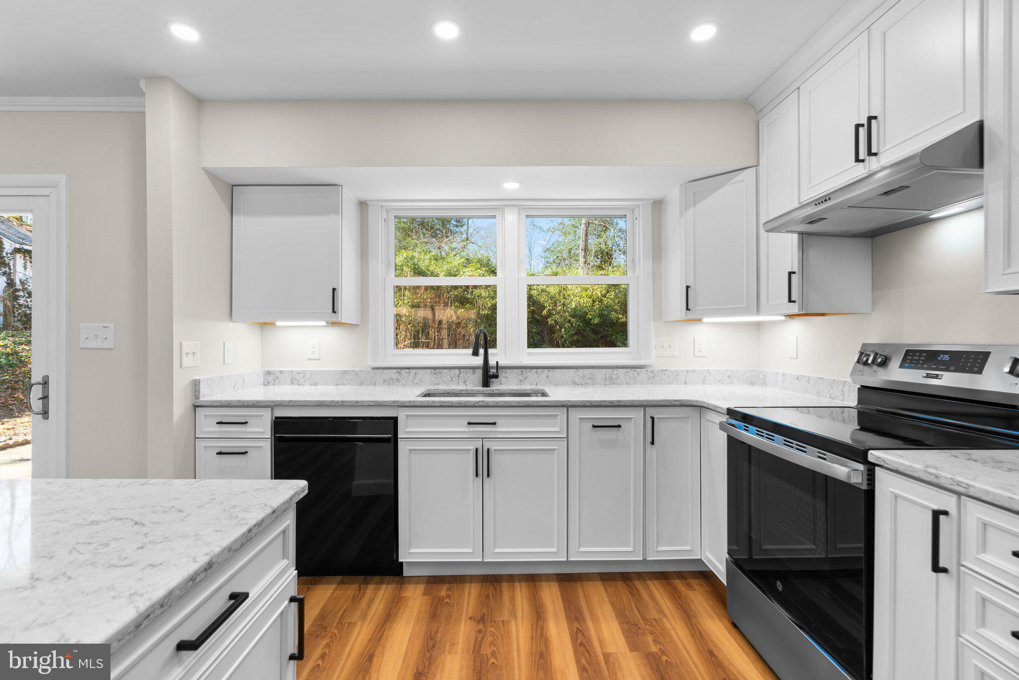 HILLSMERE ESTATES - Residential