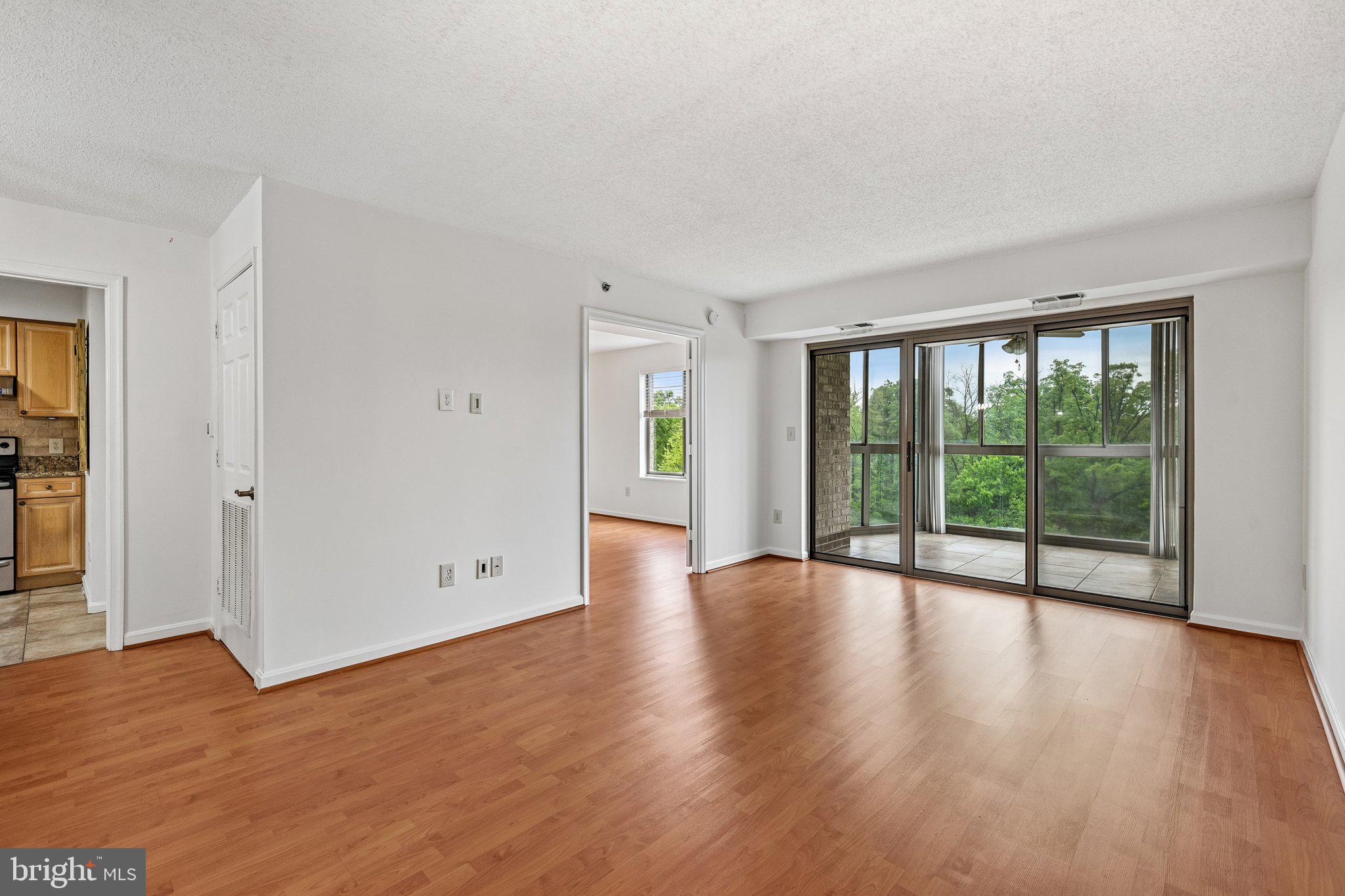 LANSDOWNE WOODS - Residential Lease
