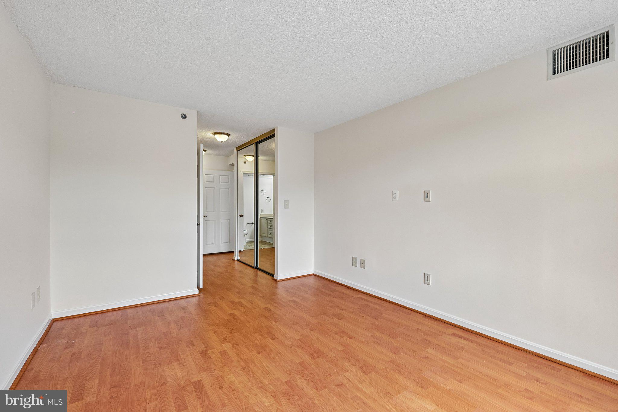LANSDOWNE WOODS - Residential Lease