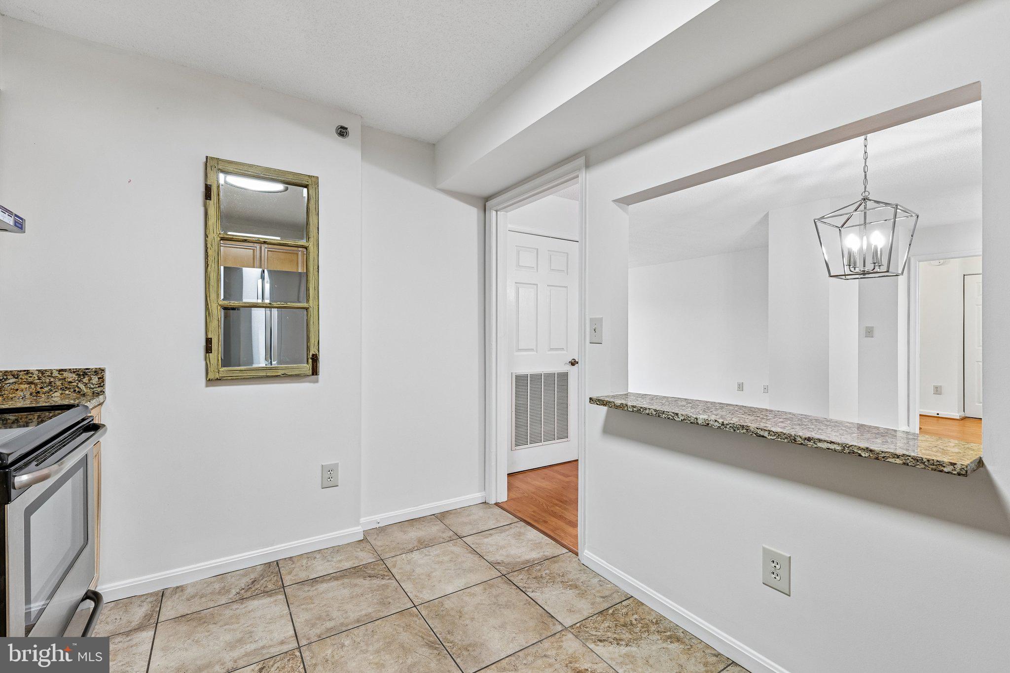LANSDOWNE WOODS - Residential Lease