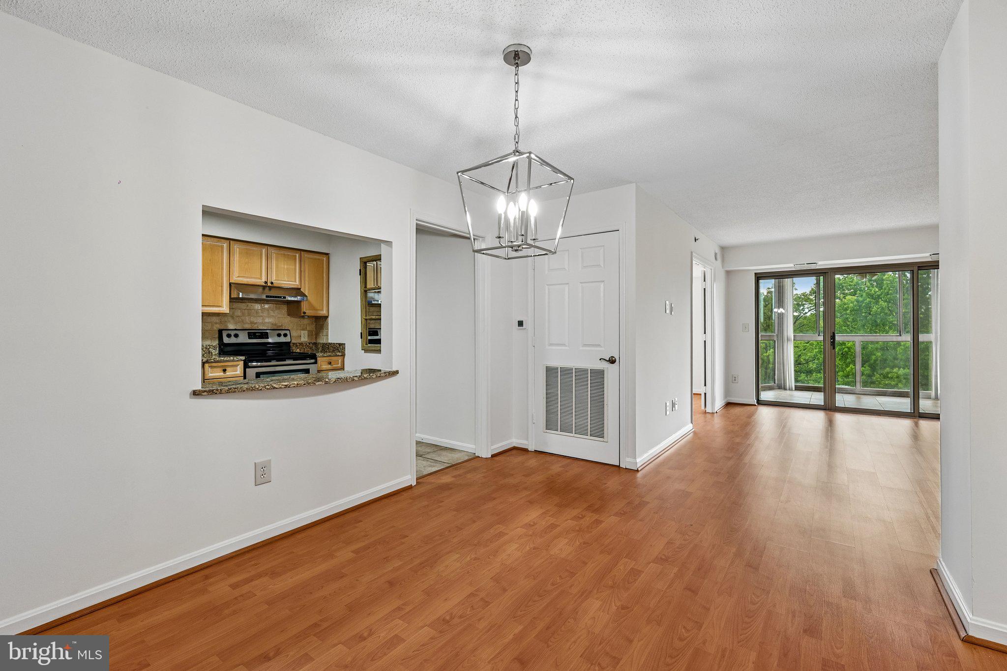 LANSDOWNE WOODS - Residential Lease