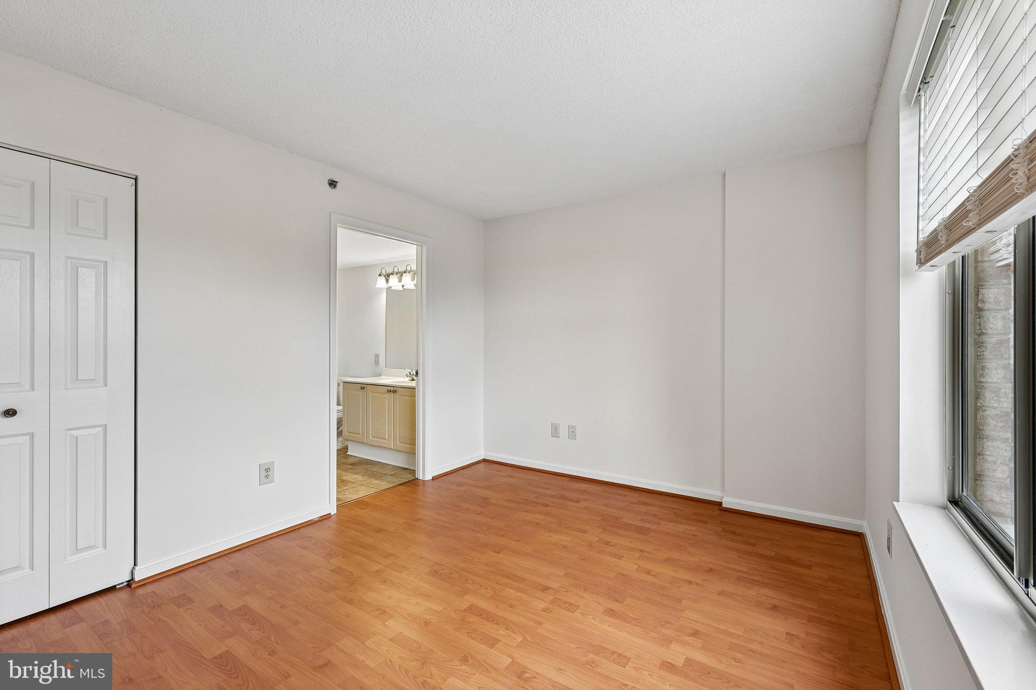 LANSDOWNE WOODS - Residential Lease