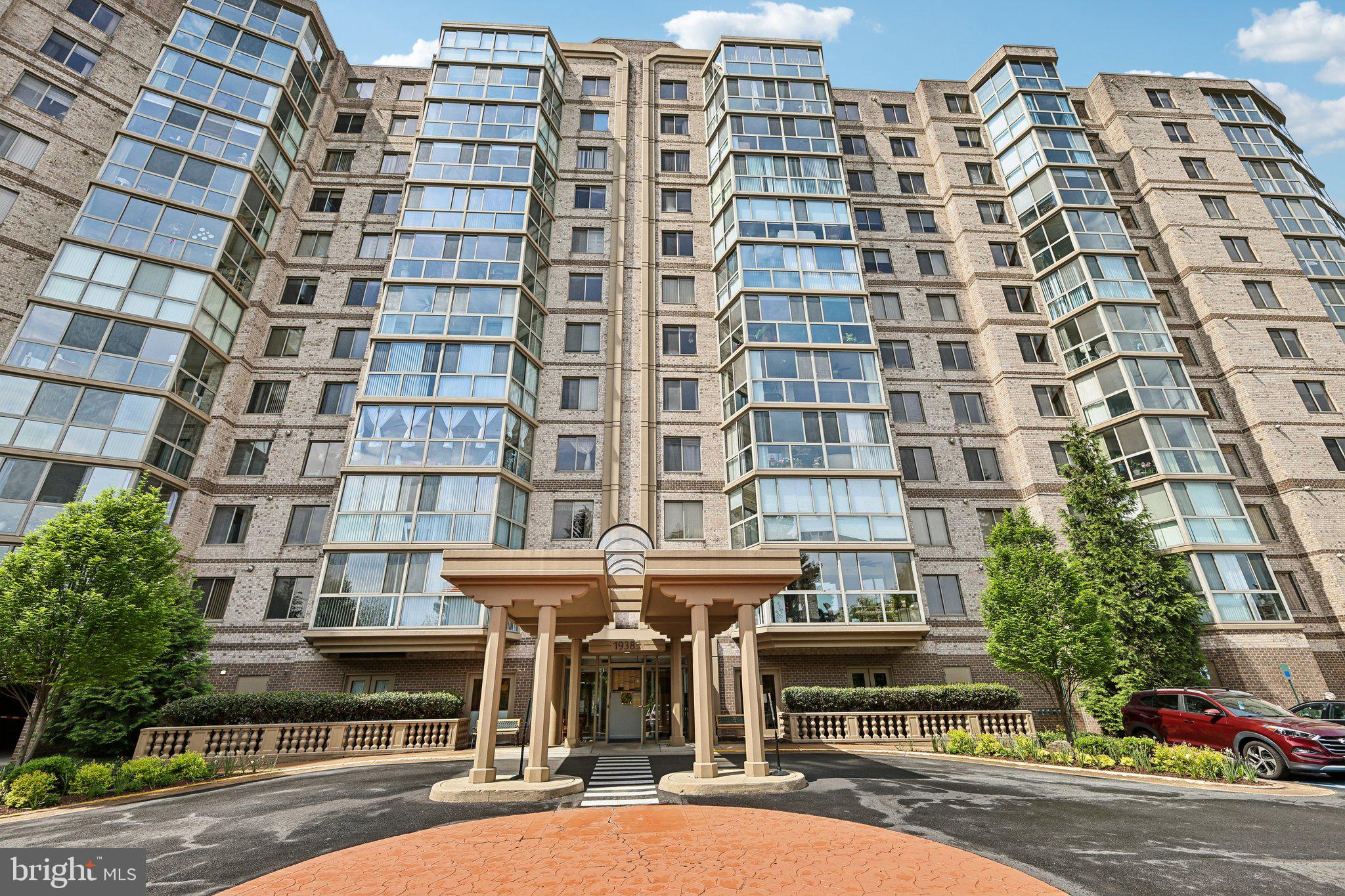LANSDOWNE WOODS - Residential Lease