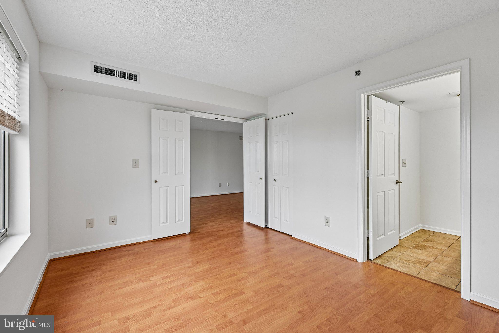 LANSDOWNE WOODS - Residential Lease
