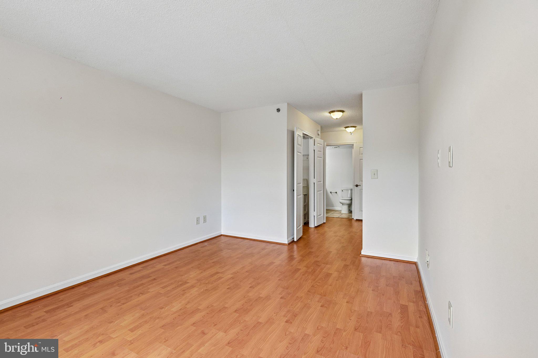 LANSDOWNE WOODS - Residential Lease
