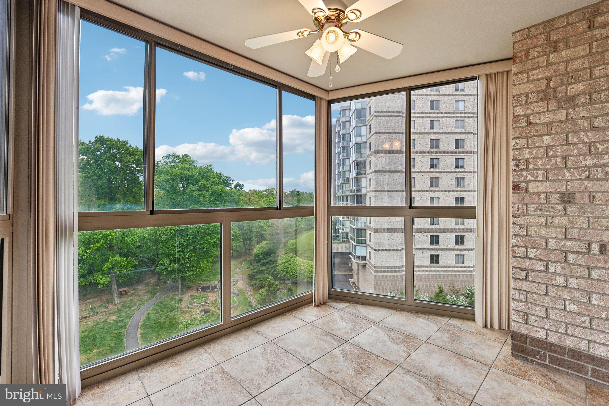 LANSDOWNE WOODS - Residential Lease