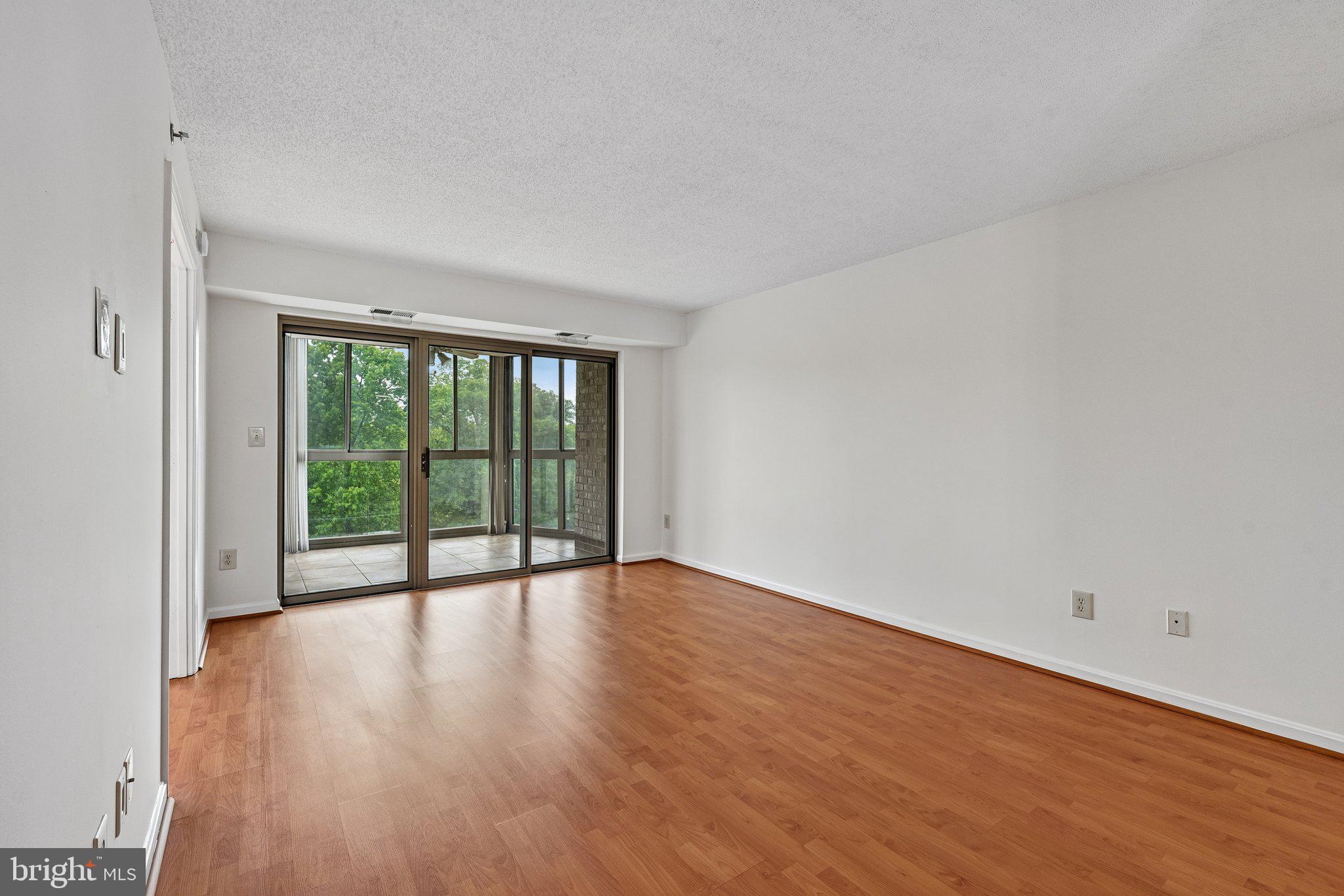 LANSDOWNE WOODS - Residential Lease