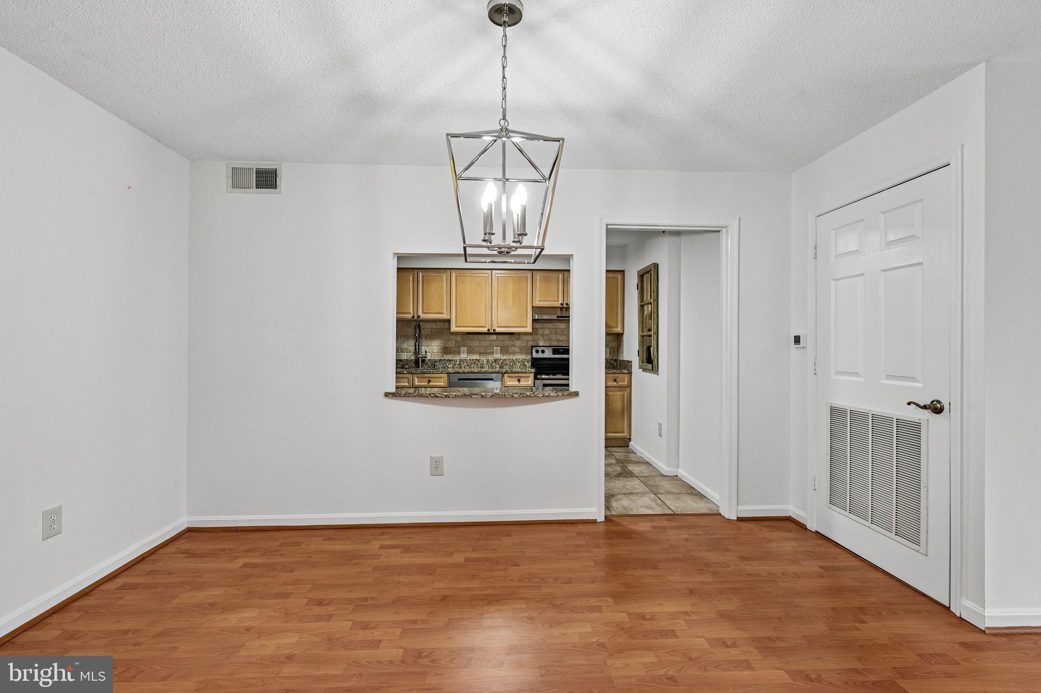 LANSDOWNE WOODS - Residential Lease