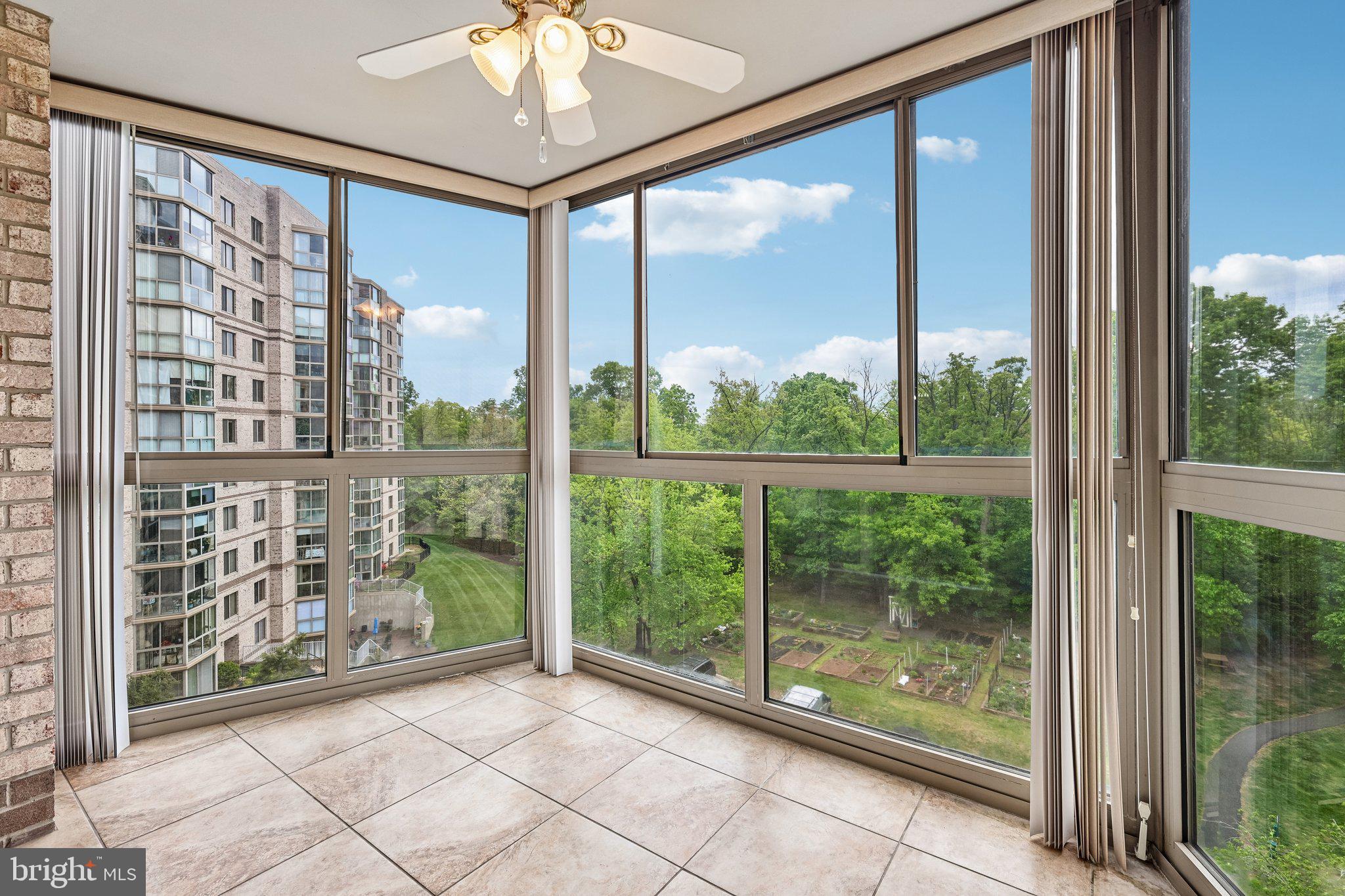 LANSDOWNE WOODS - Residential Lease