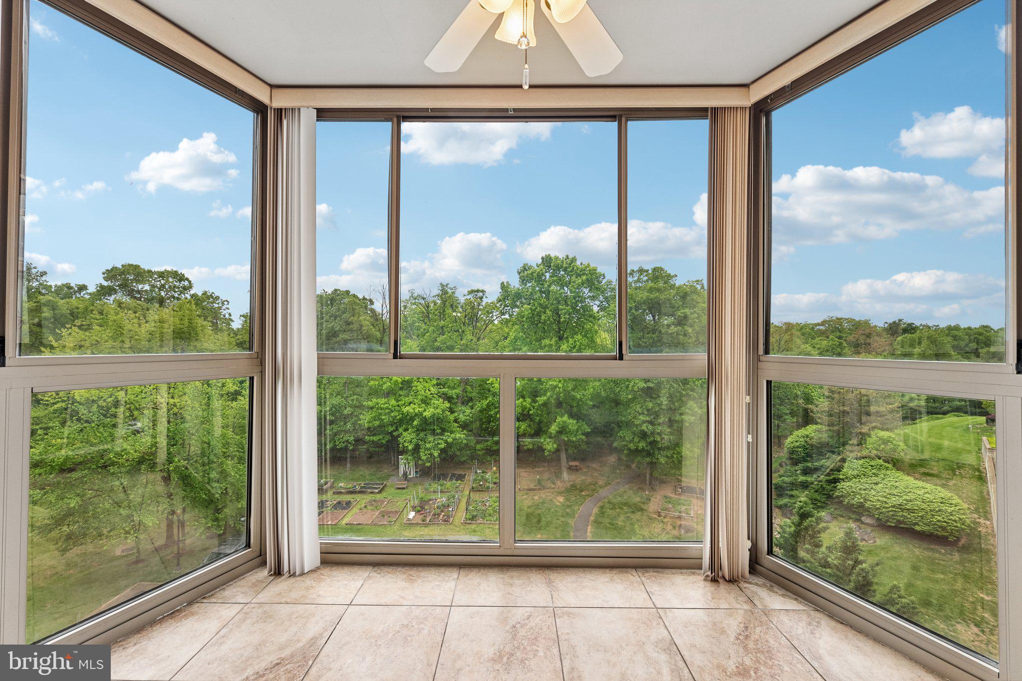 LANSDOWNE WOODS - Residential Lease