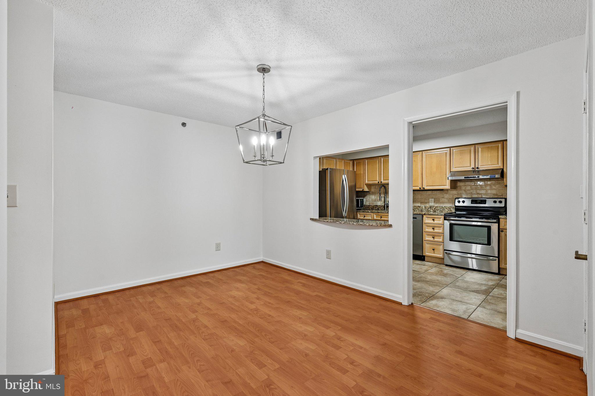 LANSDOWNE WOODS - Residential Lease