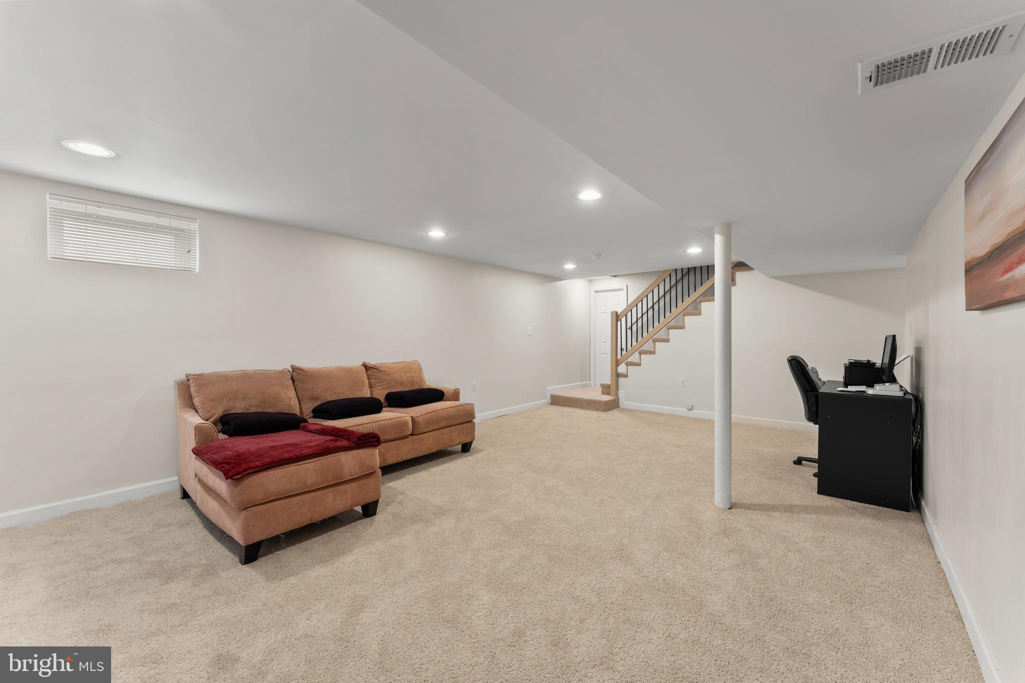 FOREST MANOR - Residential