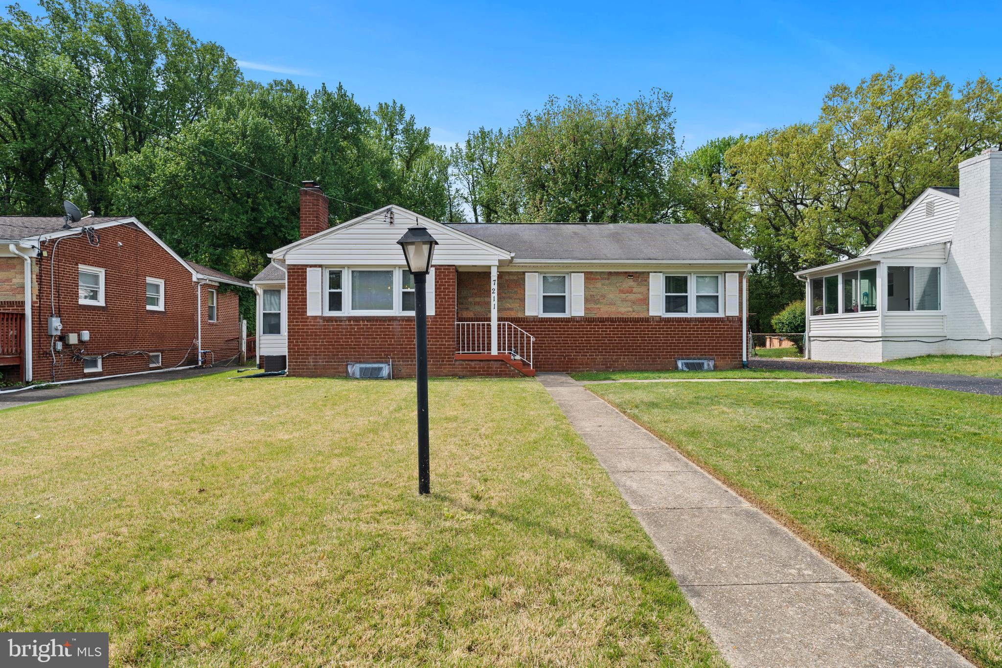 FOREST MANOR - Residential