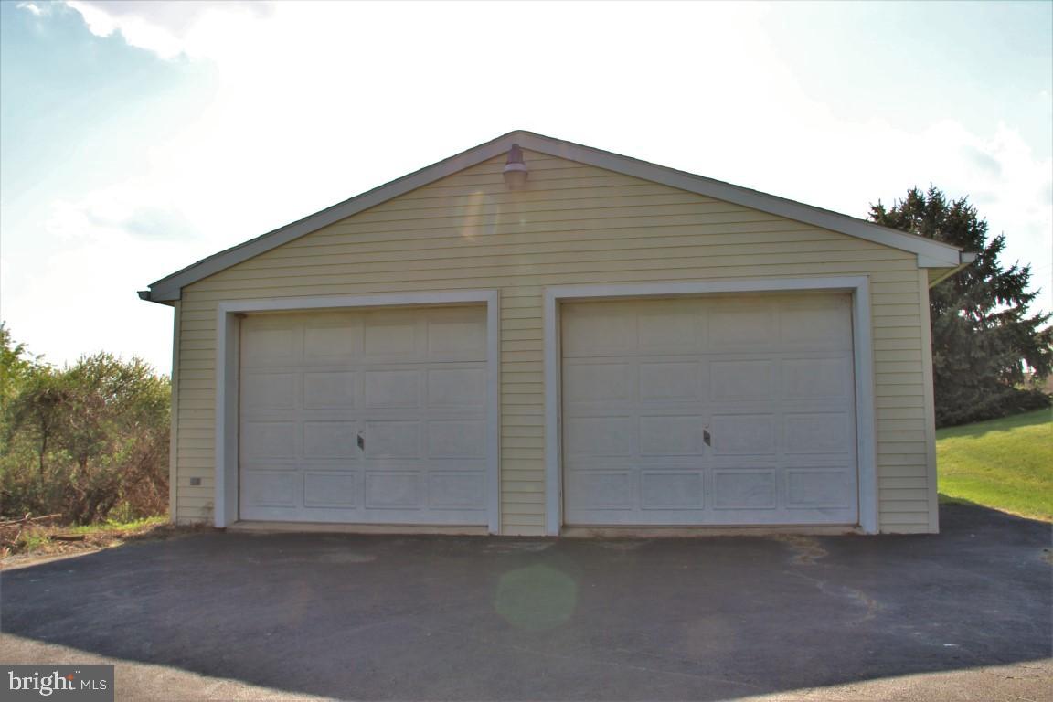 WINDSOR TWP - Residential