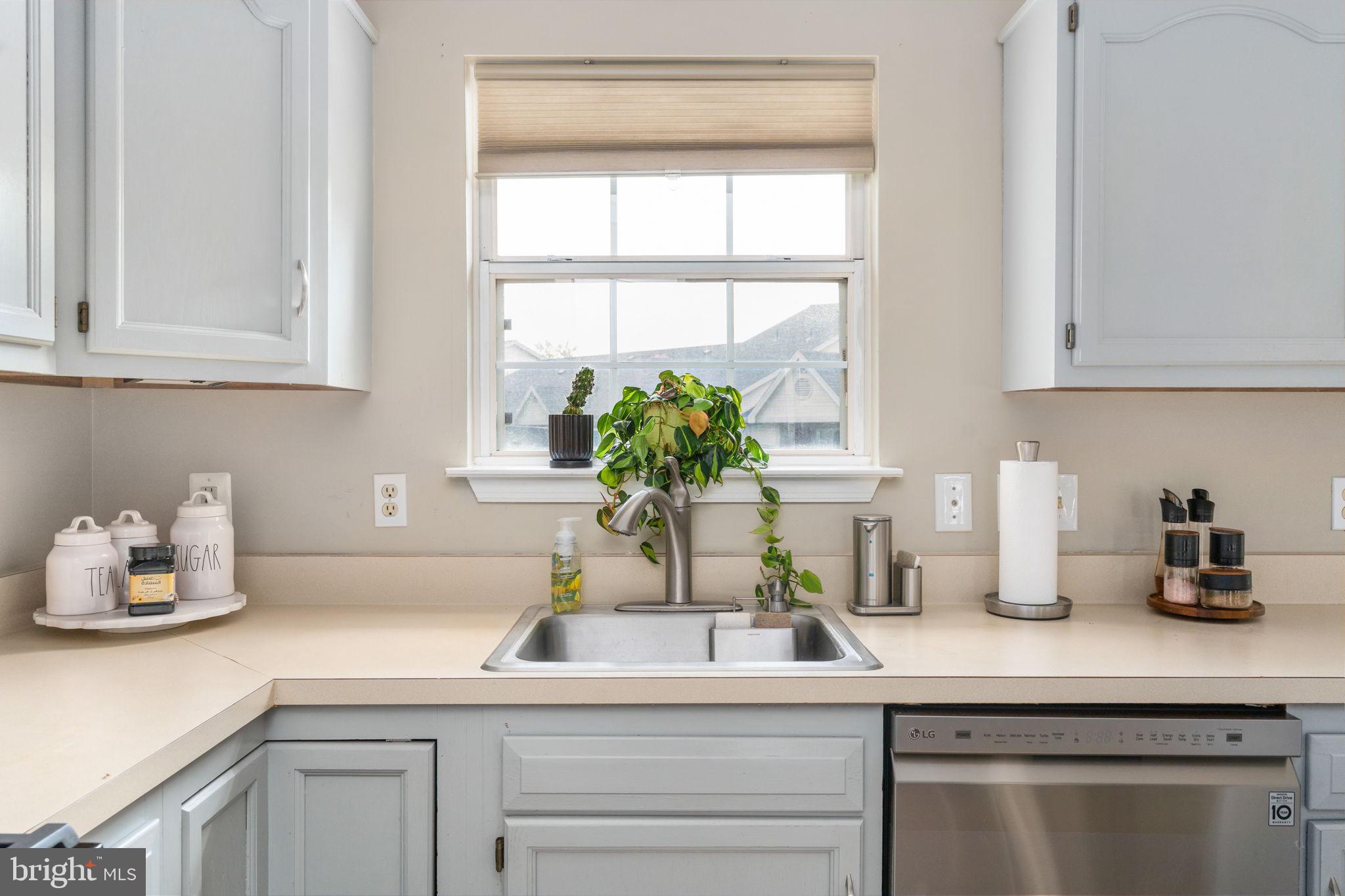 HAMPTON OAKS - Residential
