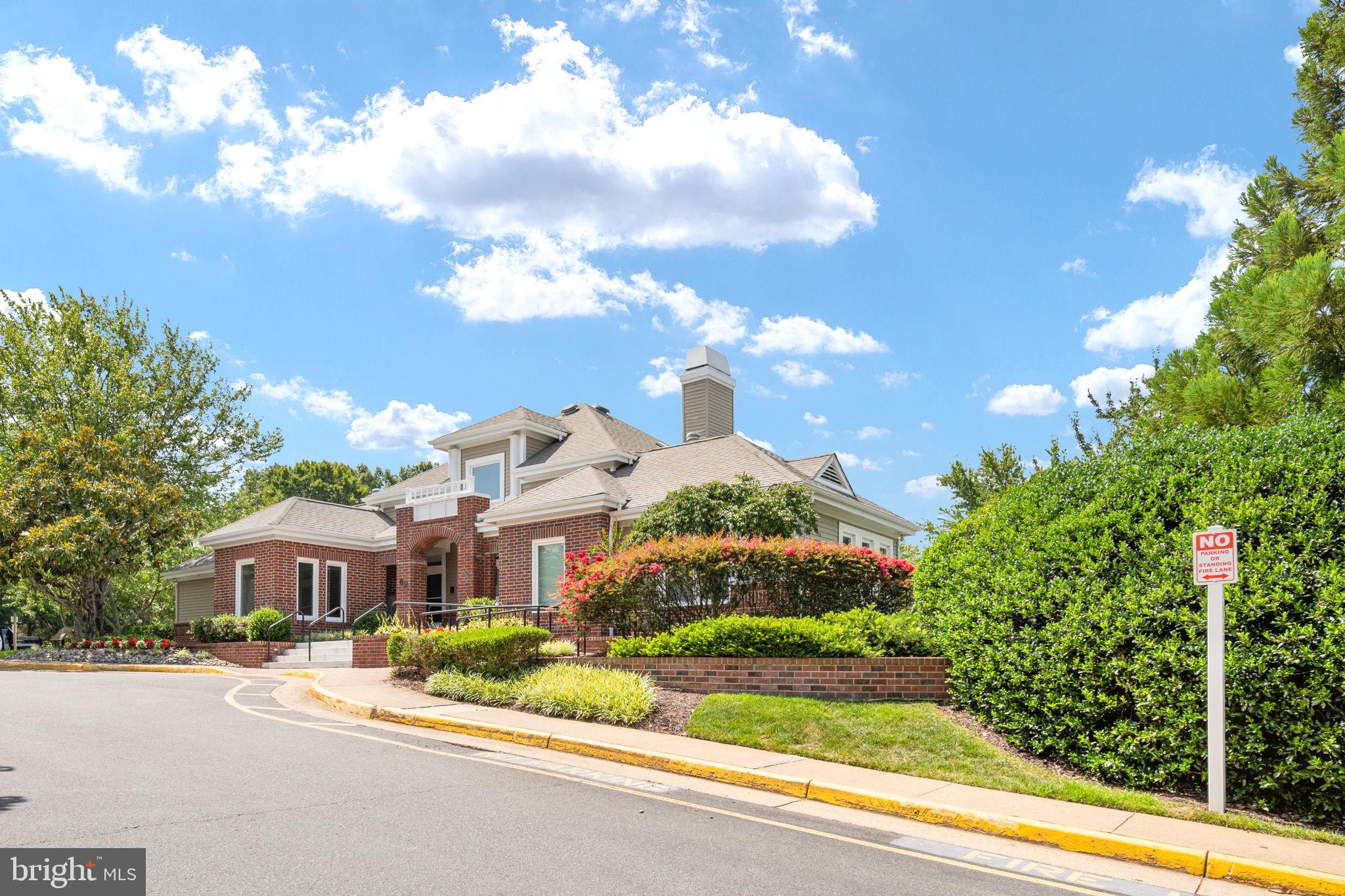 HAMPTON OAKS - Residential