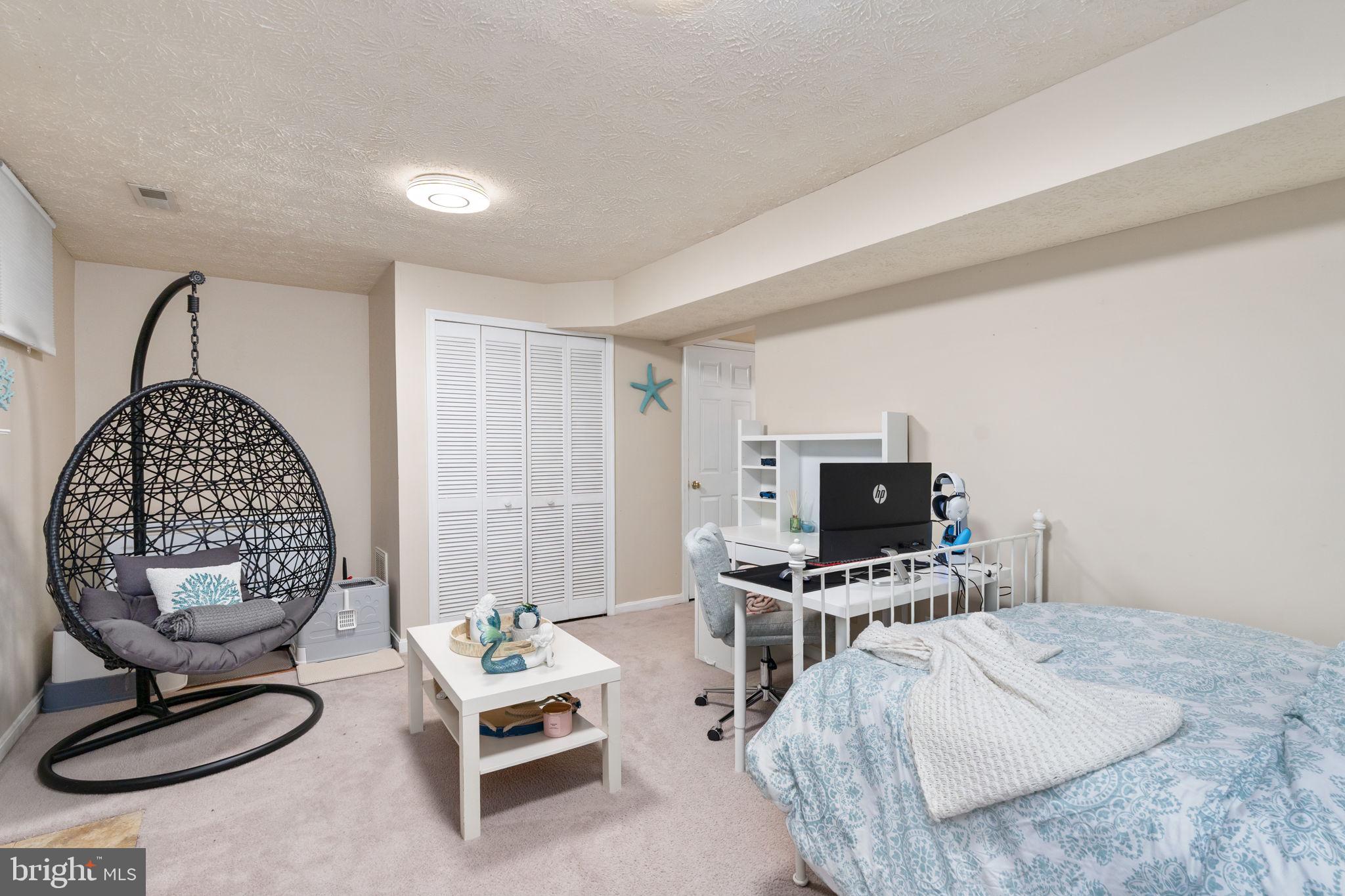 HAMPTON OAKS - Residential