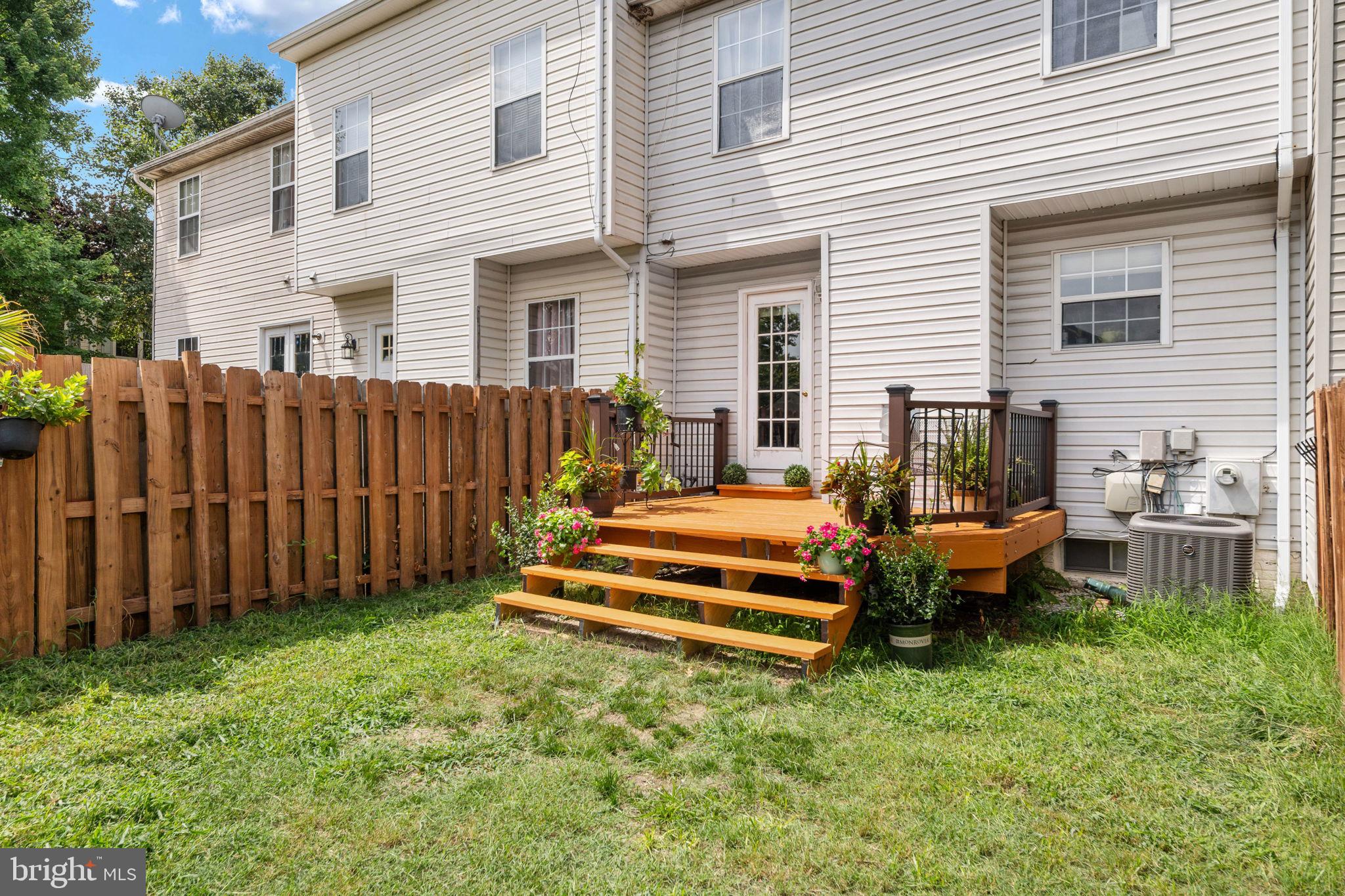 HAMPTON OAKS - Residential